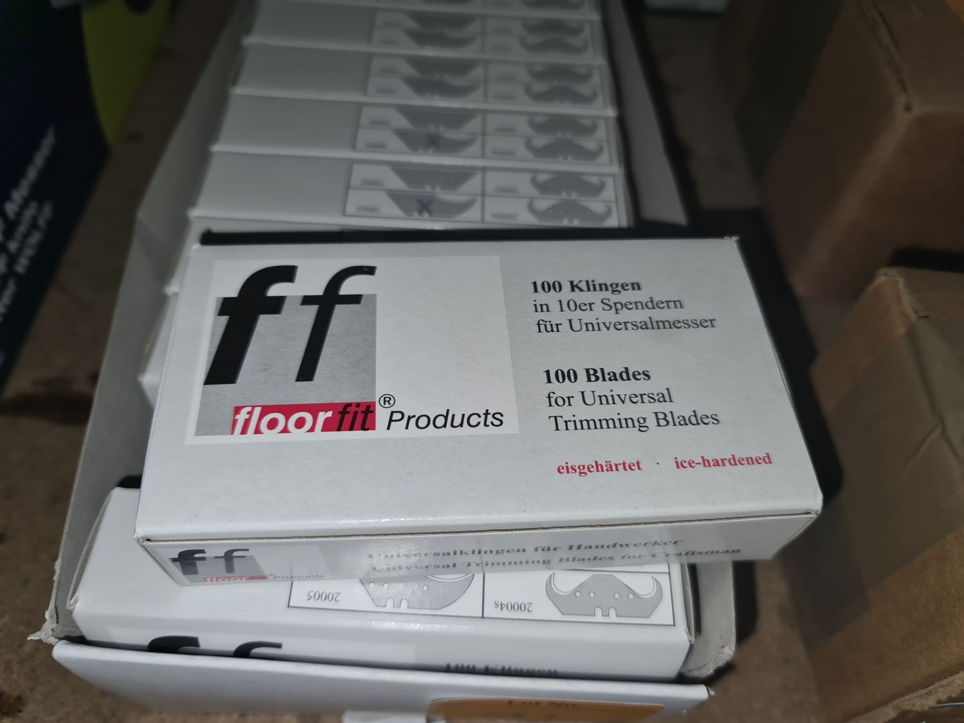 10 boxes of FF (Floorfit) blades, each box containing 100 universal trimming bladesLots 31 - 328 - Image 3 of 3