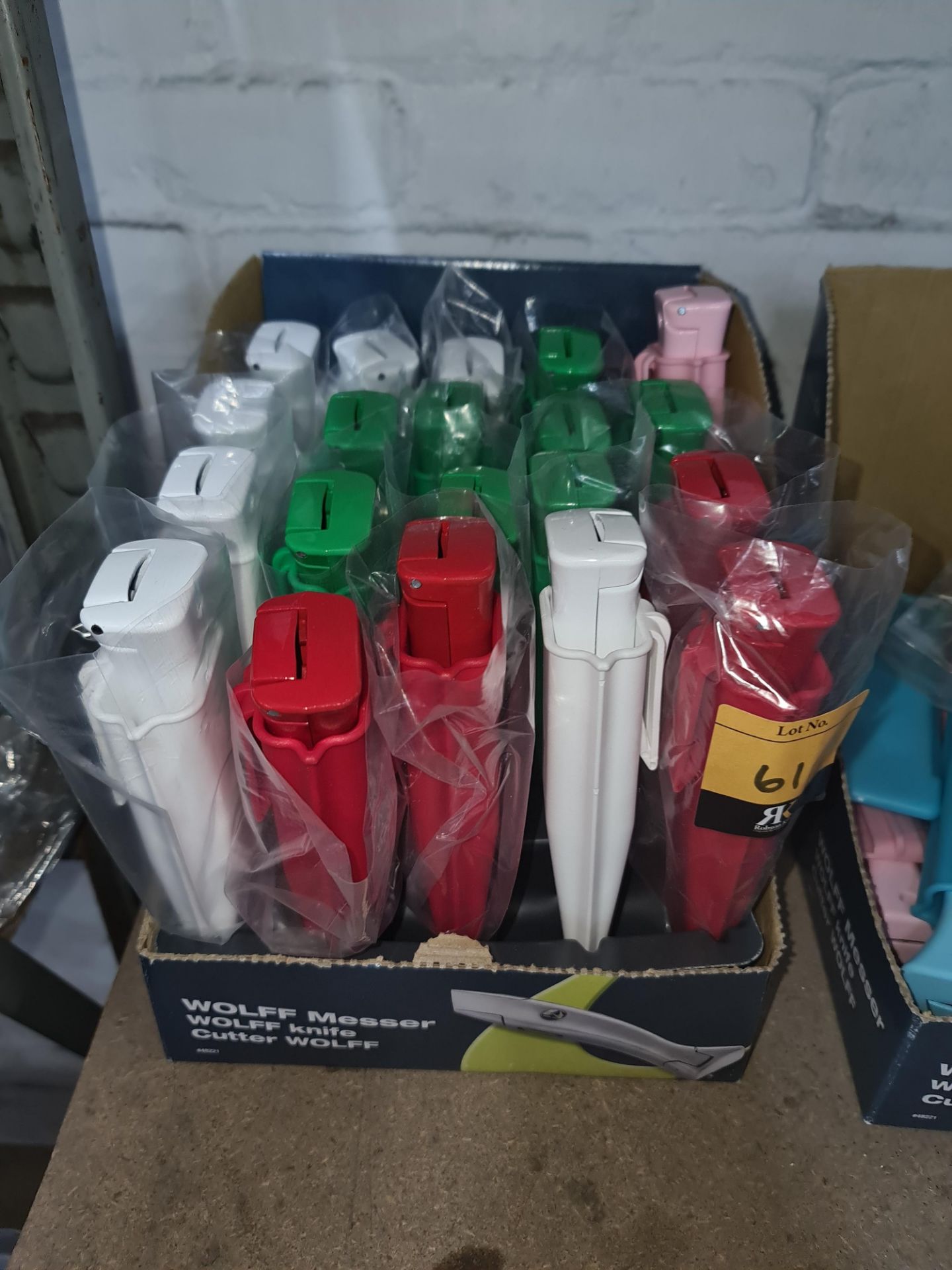 20 off Janser Dolphin knives in a variety of colours, each knife including a case. NB this lot