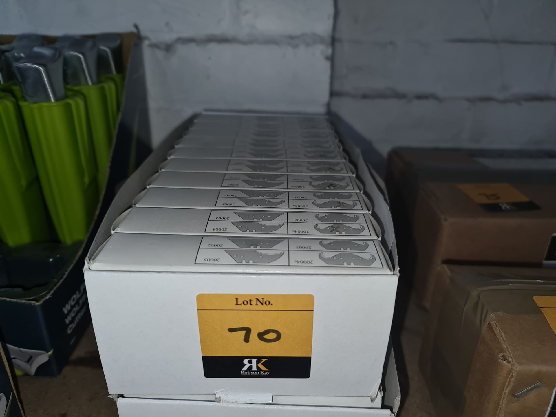 10 boxes of FF (Floorfit) blades, each box containing 100 universal trimming bladesLots 31 - 328