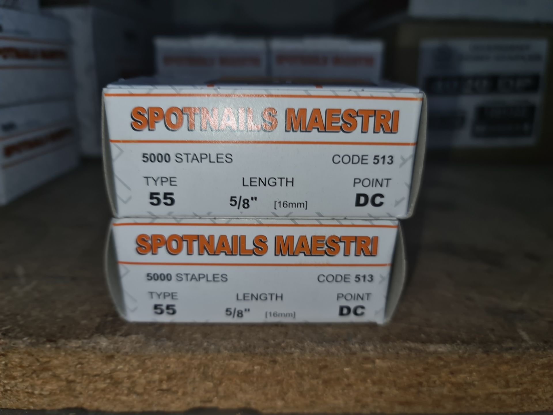 10 boxes of Maestri Spotnails, comprising 8 boxes of 22mm type 60622 staples & 2 boxes of 16mm - Image 3 of 5