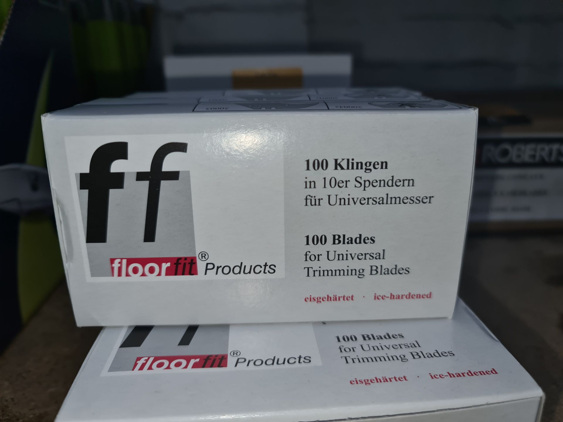 8 boxes of FF (Floorfit) blades, each box containing 100 universal trimming bladesLots 31 - 328 - Image 2 of 3