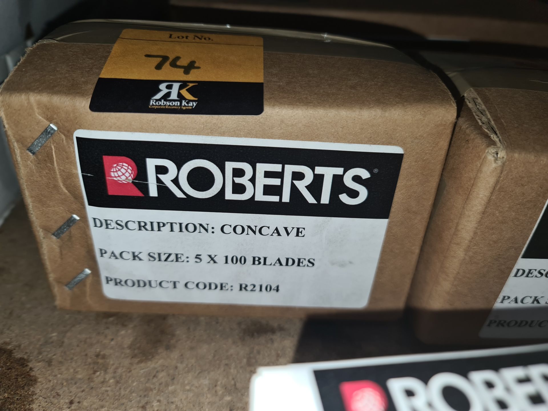 10 boxes of Roberts R2104 concave blades, product code R2104 - each box containing 100 bladesLots 31 - Image 2 of 2