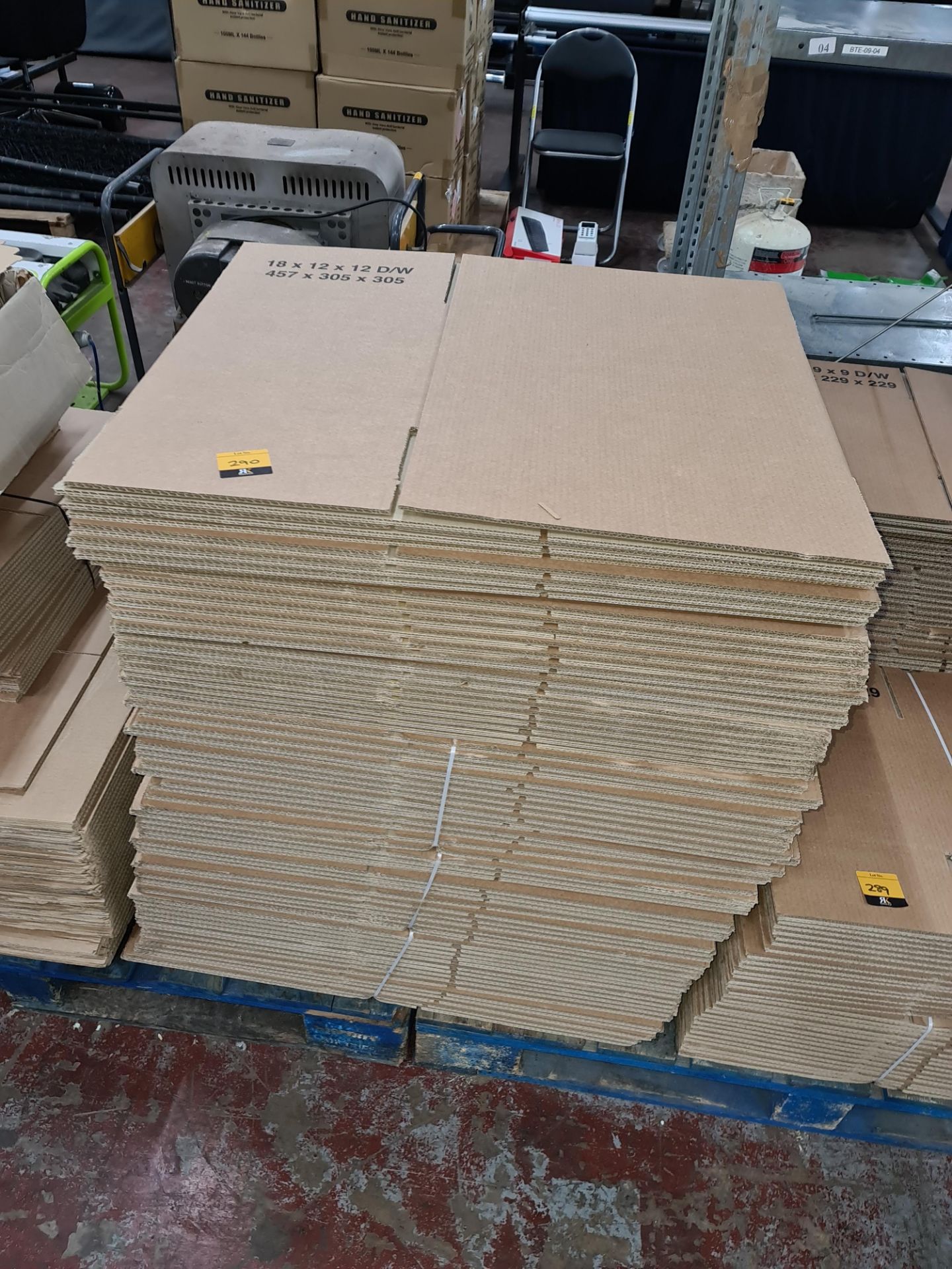 3 bundles of flatpack cardboard boxes each measuring 457 x 305 x 305. NB this lot also includes a