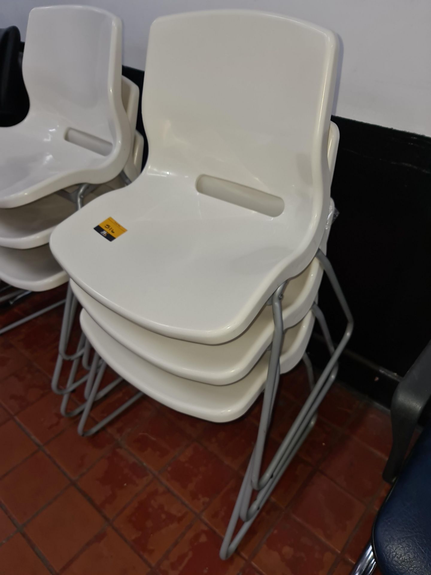 6 off matching stacking chairs - Image 2 of 3