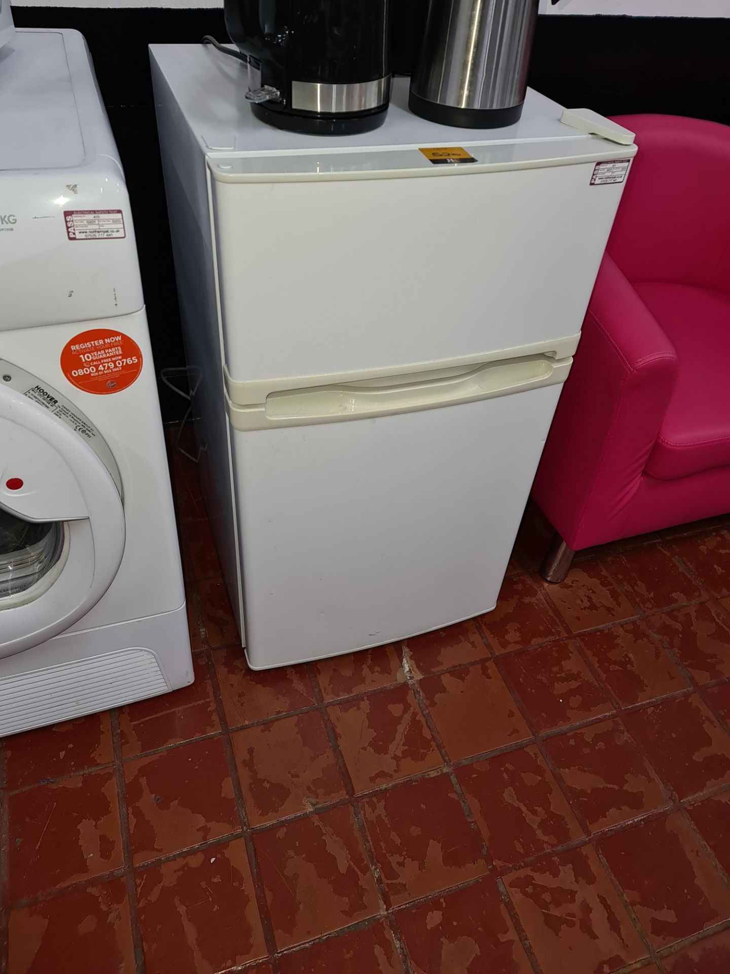 Mixed appliance lot comprising compact fridge freezer plus kettle, toaster & Thermos flask - Image 5 of 9