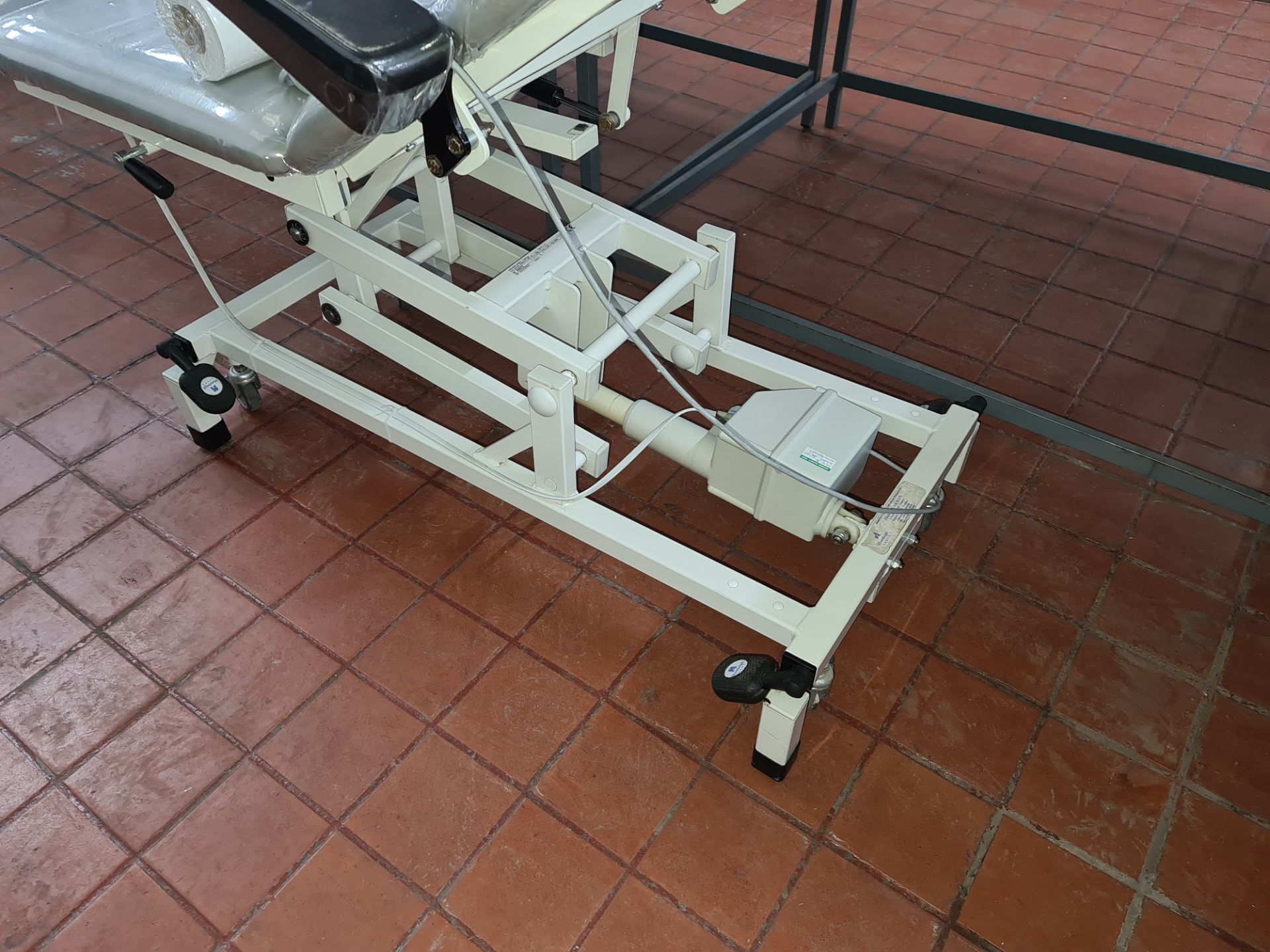 Huntleigh Akron electrically controlled mobile patient bed with hand-held controller - Image 2 of 10