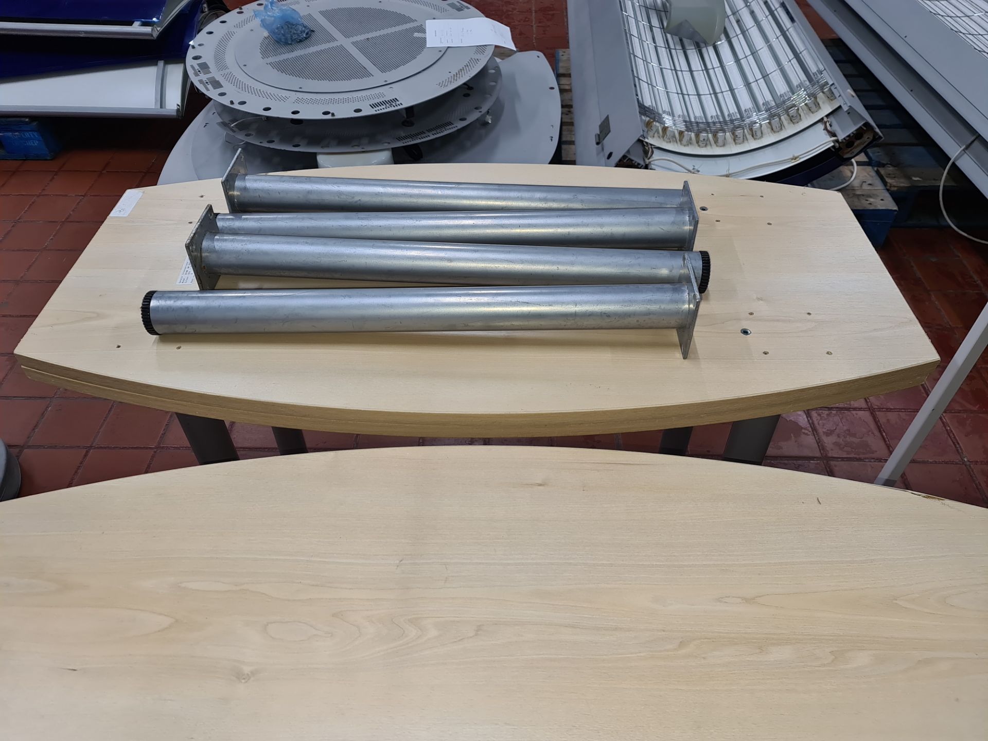 3 off tonneau/barrel shaped tables, each approx. 120cm x 60cm, of which 2 are assembled & the third - Image 3 of 3
