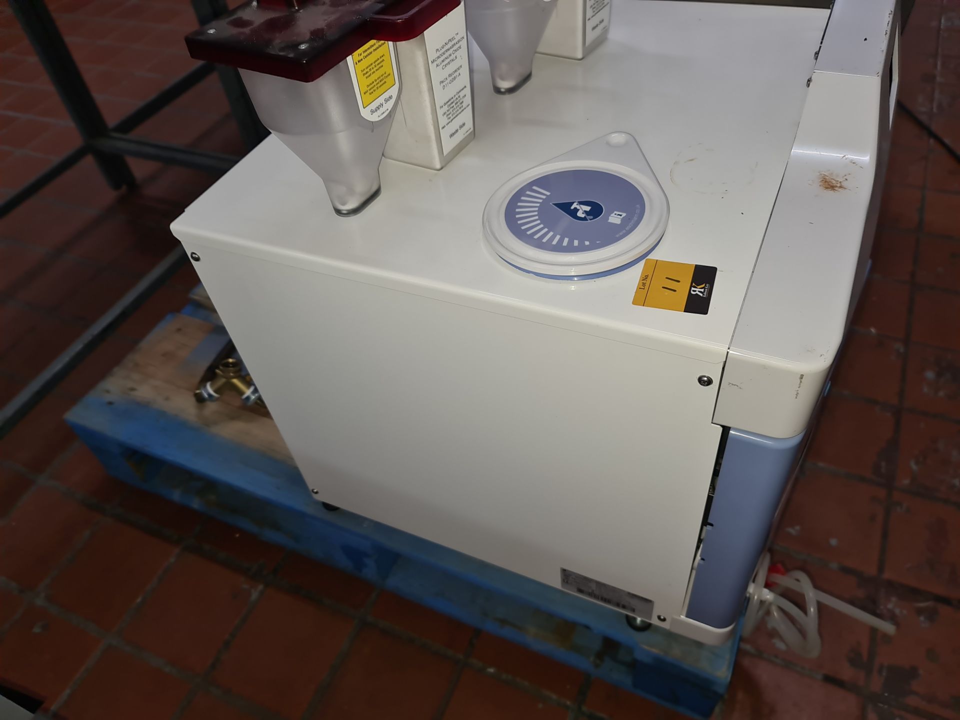 Eschmann Little Sister SES 3000B 17 litre B-Type vacuum autoclave, which the plaque on the rear conf - Image 3 of 8