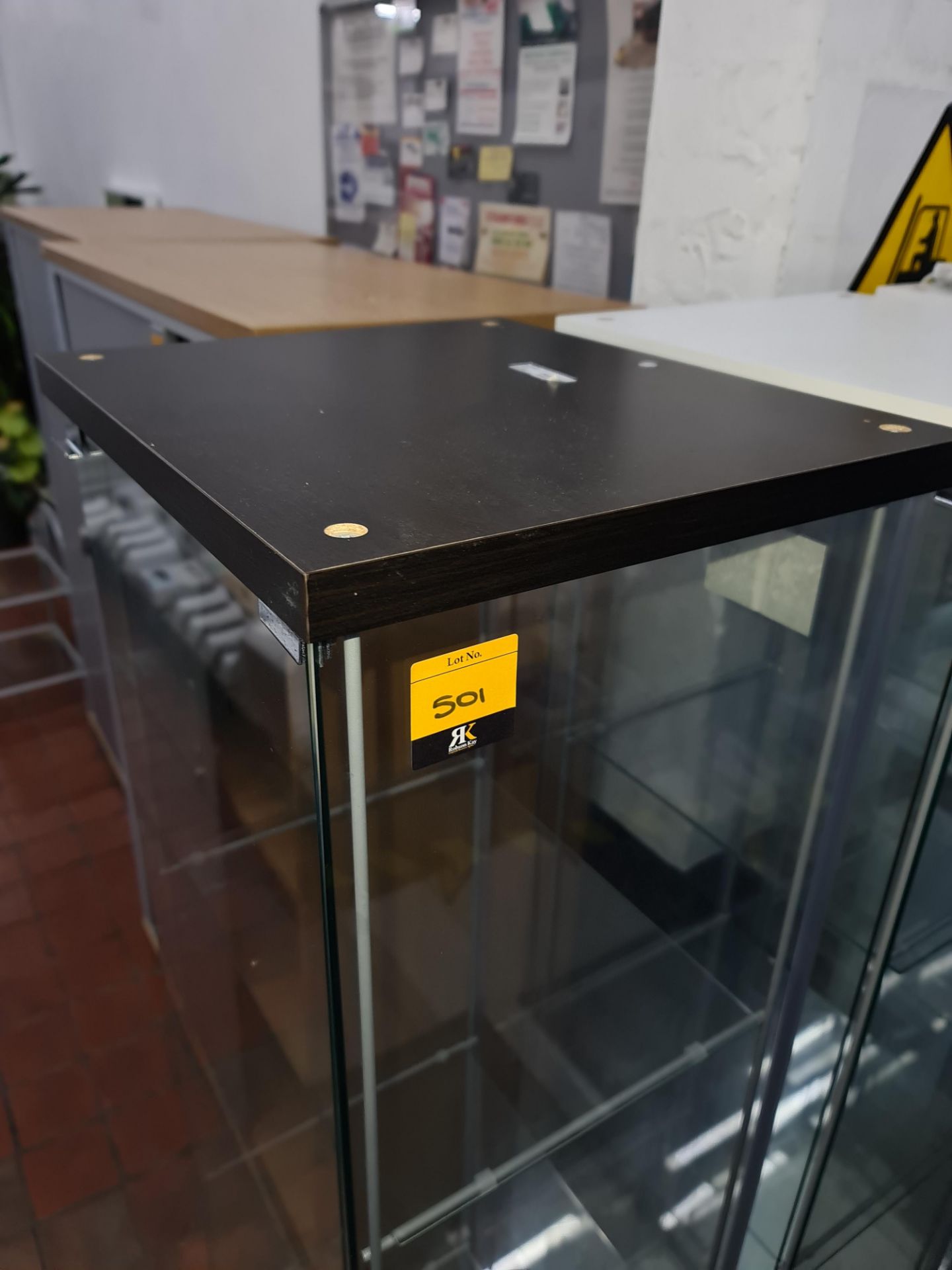 Glass display cabinet - black plinths to top & bottom - Image 4 of 4