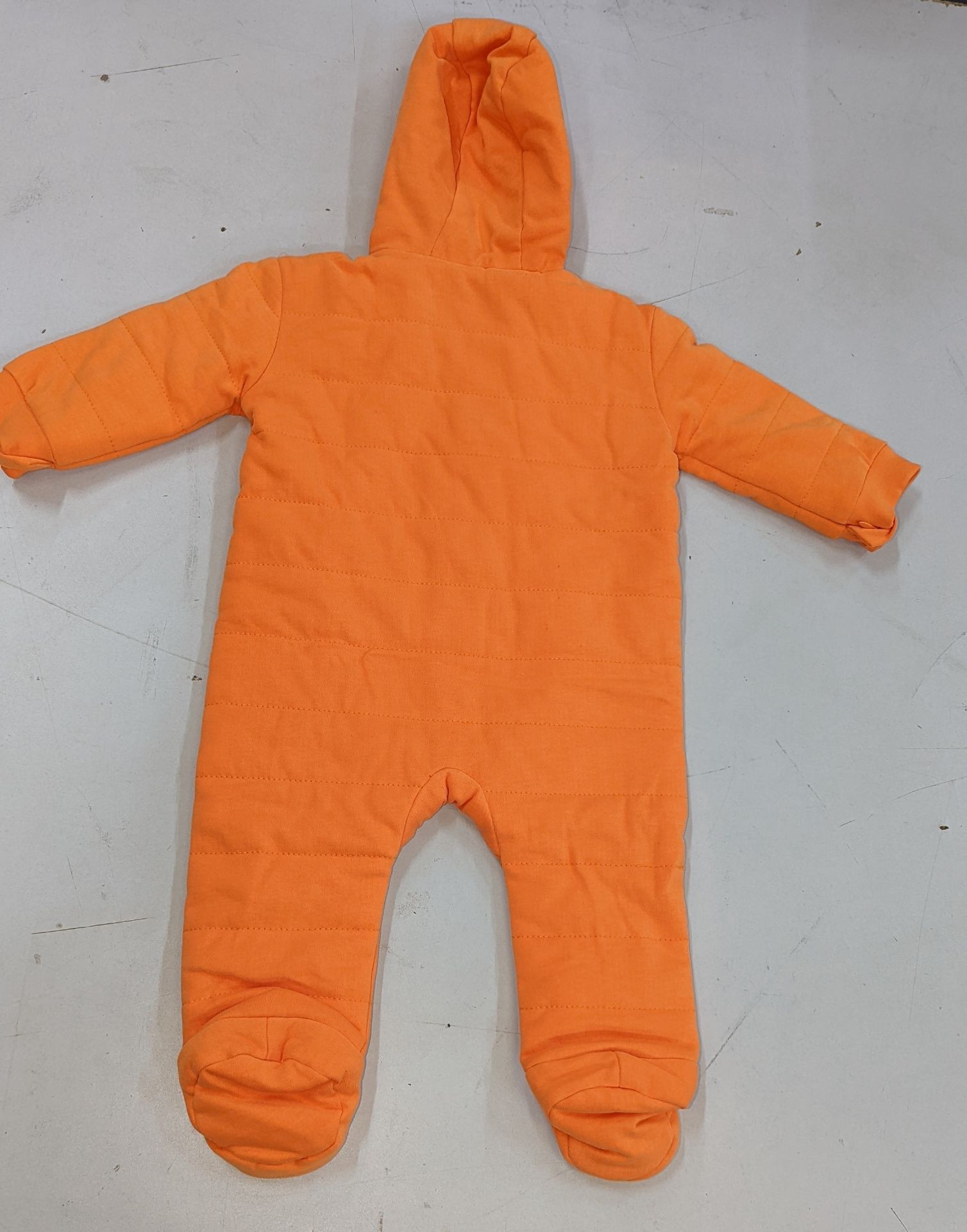 20 off Mosé Baby unisex orange romper body suits, in 100% cotton with Mosé Baby print lining. Age 6 - Image 4 of 9