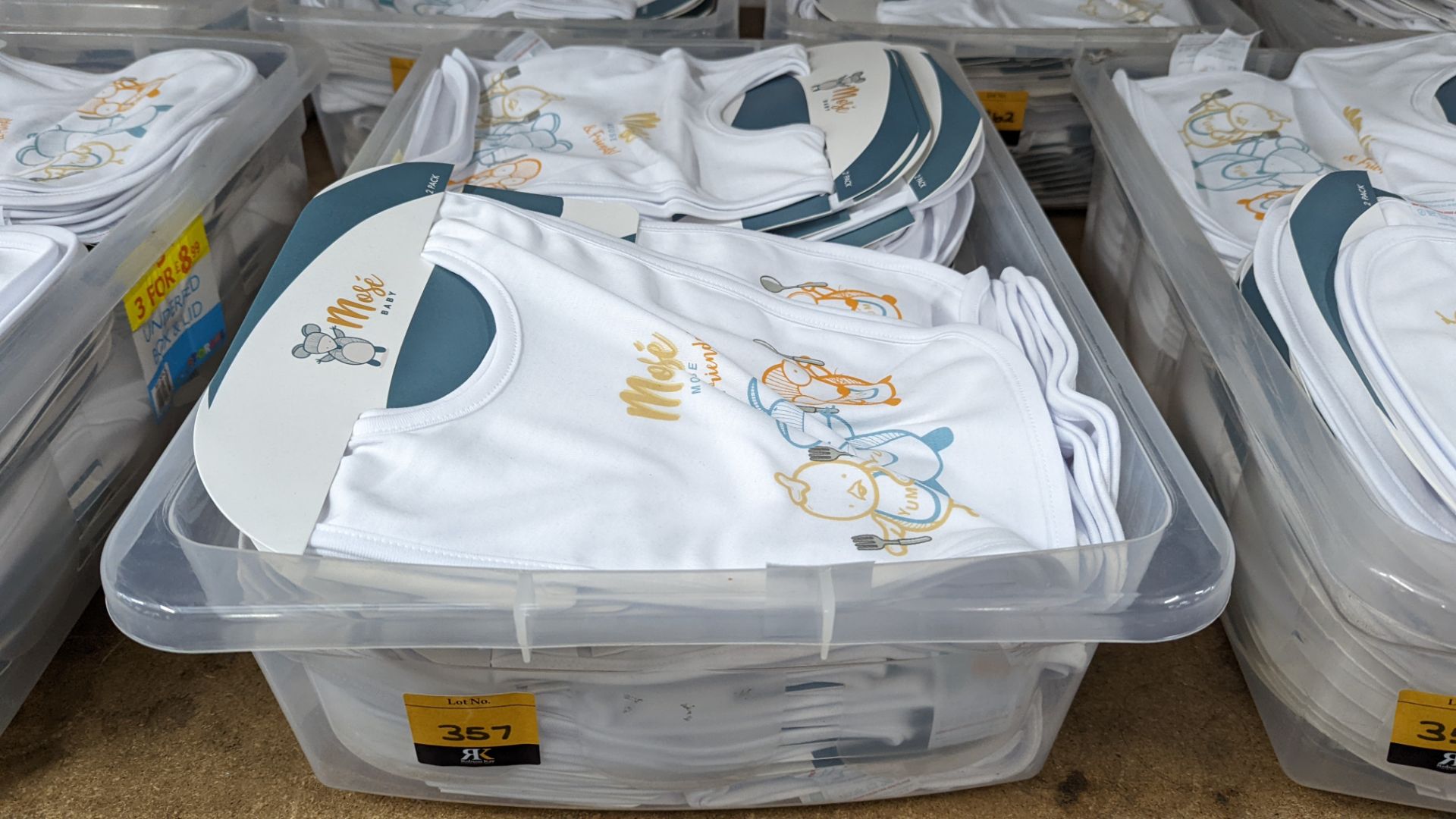 55 off Mosé Baby bibs twin packs. Retail price £10 per twin pack. Each twin pack comprises one pla