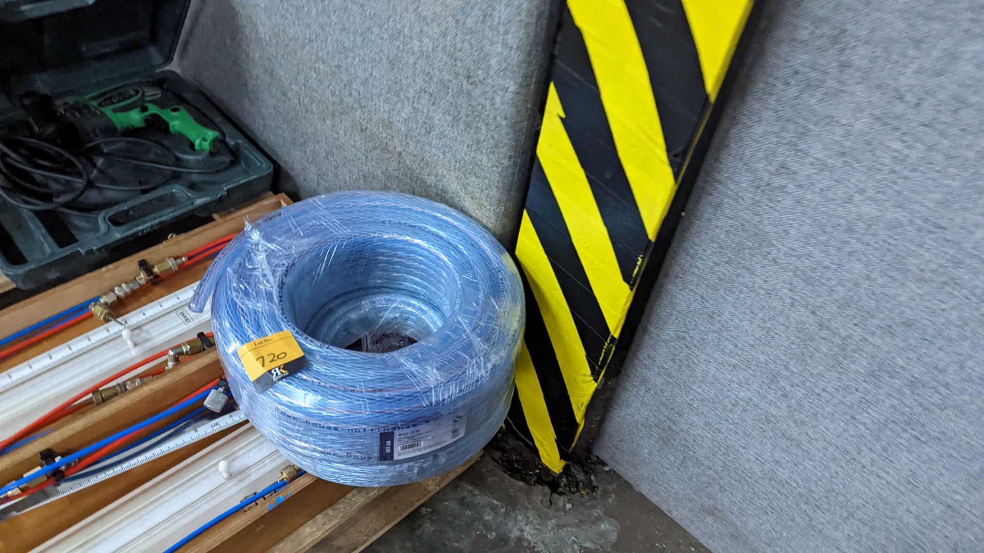 Contents of a pallet of assorted tools including small toolkit, Airflow testing set, 2 off Perflow m - Image 8 of 12