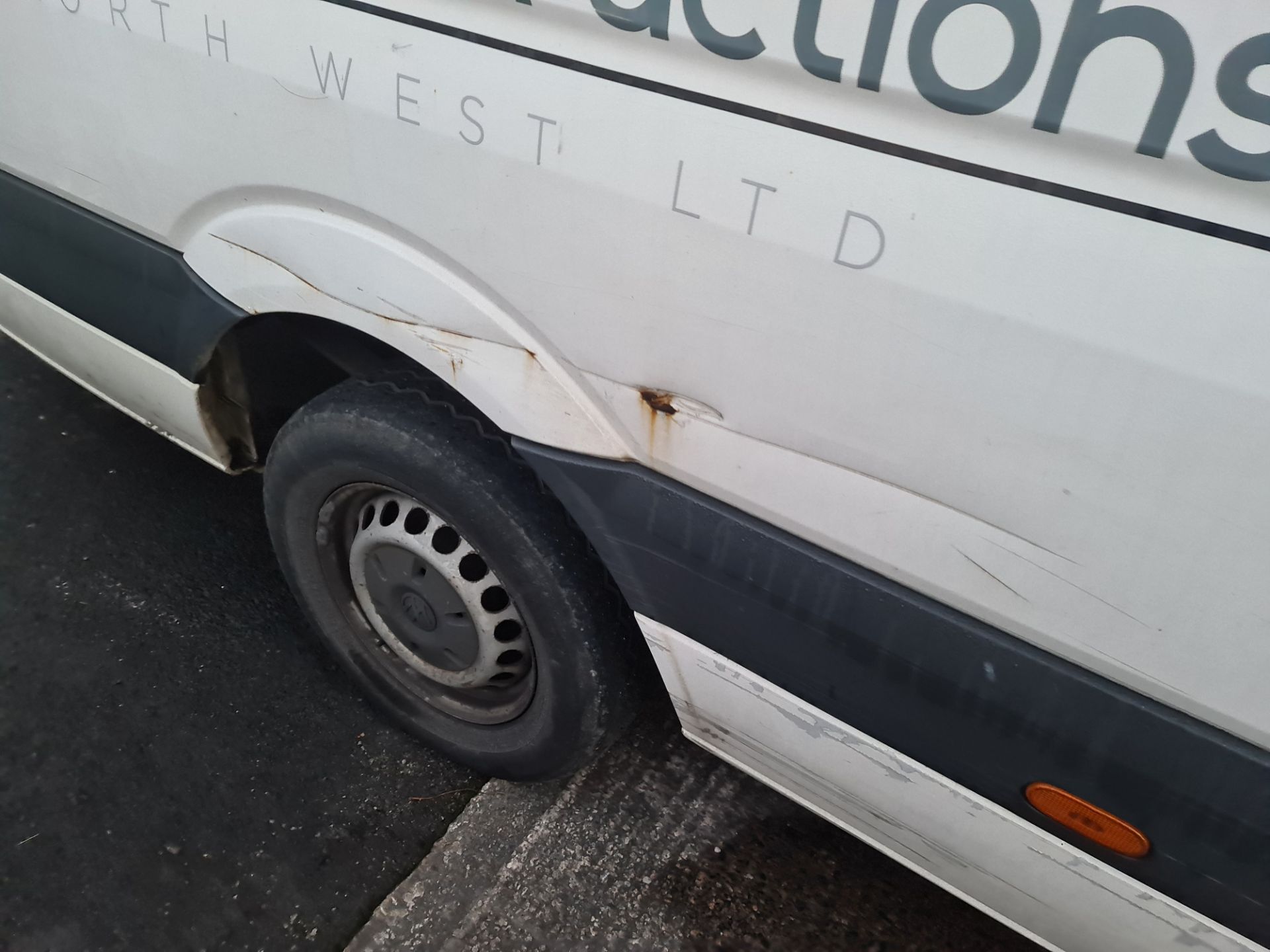 2013 Volkswagen Crafter CR35 TDI 109 LWB panel van - Image 13 of 30