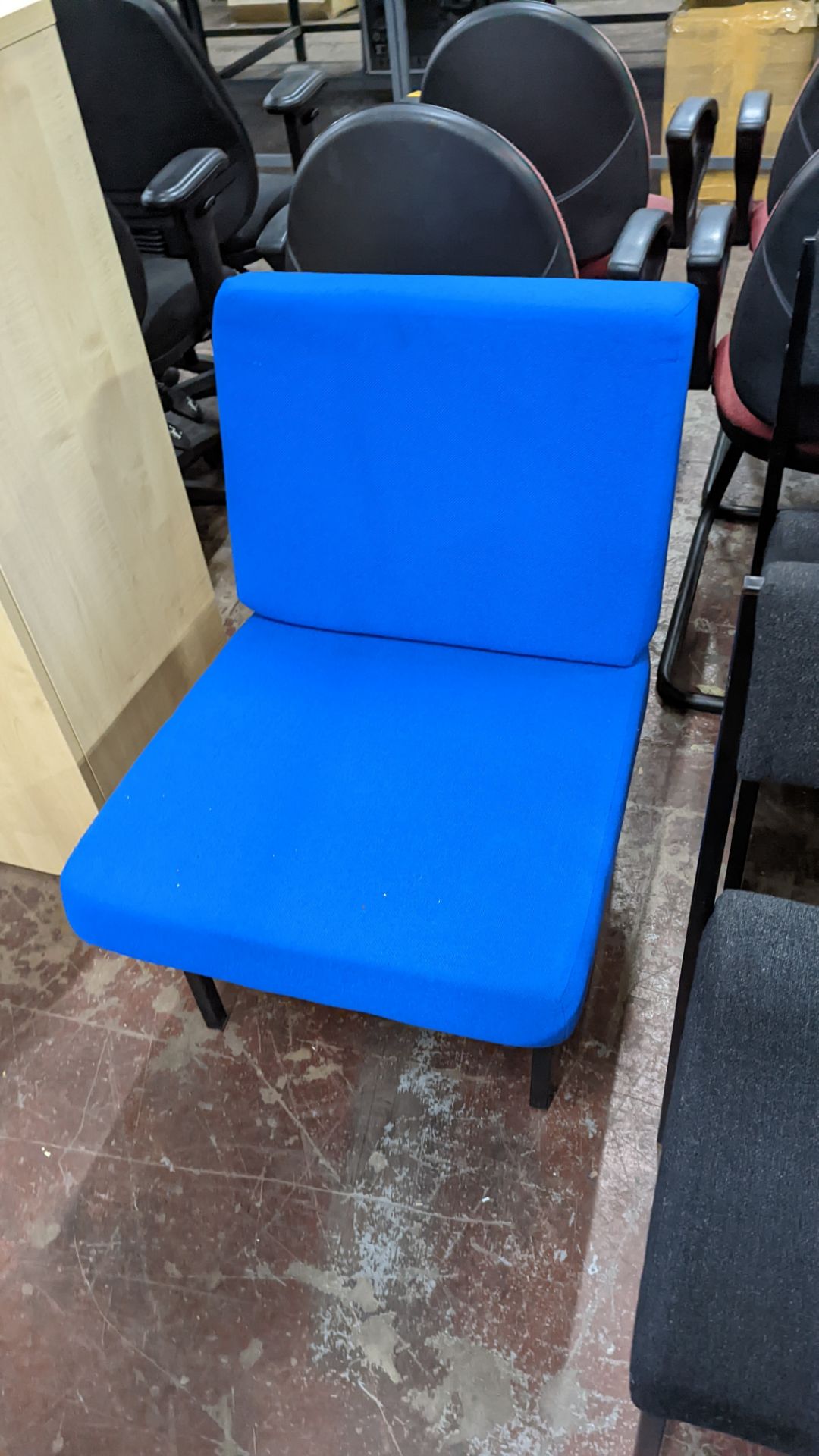 Pair of royal blue fabric visitor's/reception chairs - Image 6 of 6