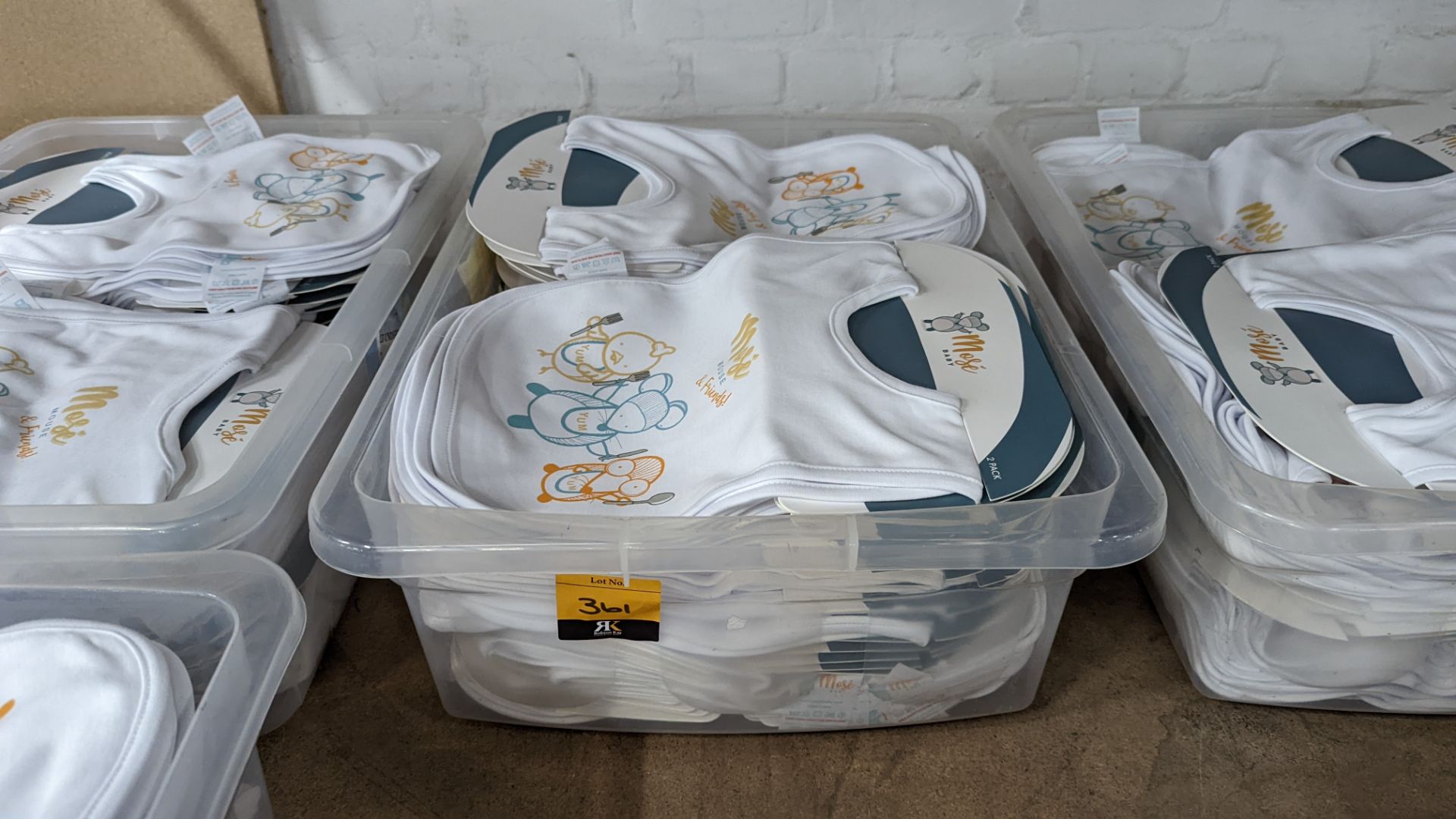 55 off Mosé Baby bibs twin packs. Retail price £10 per twin pack. Each twin pack comprises one pla