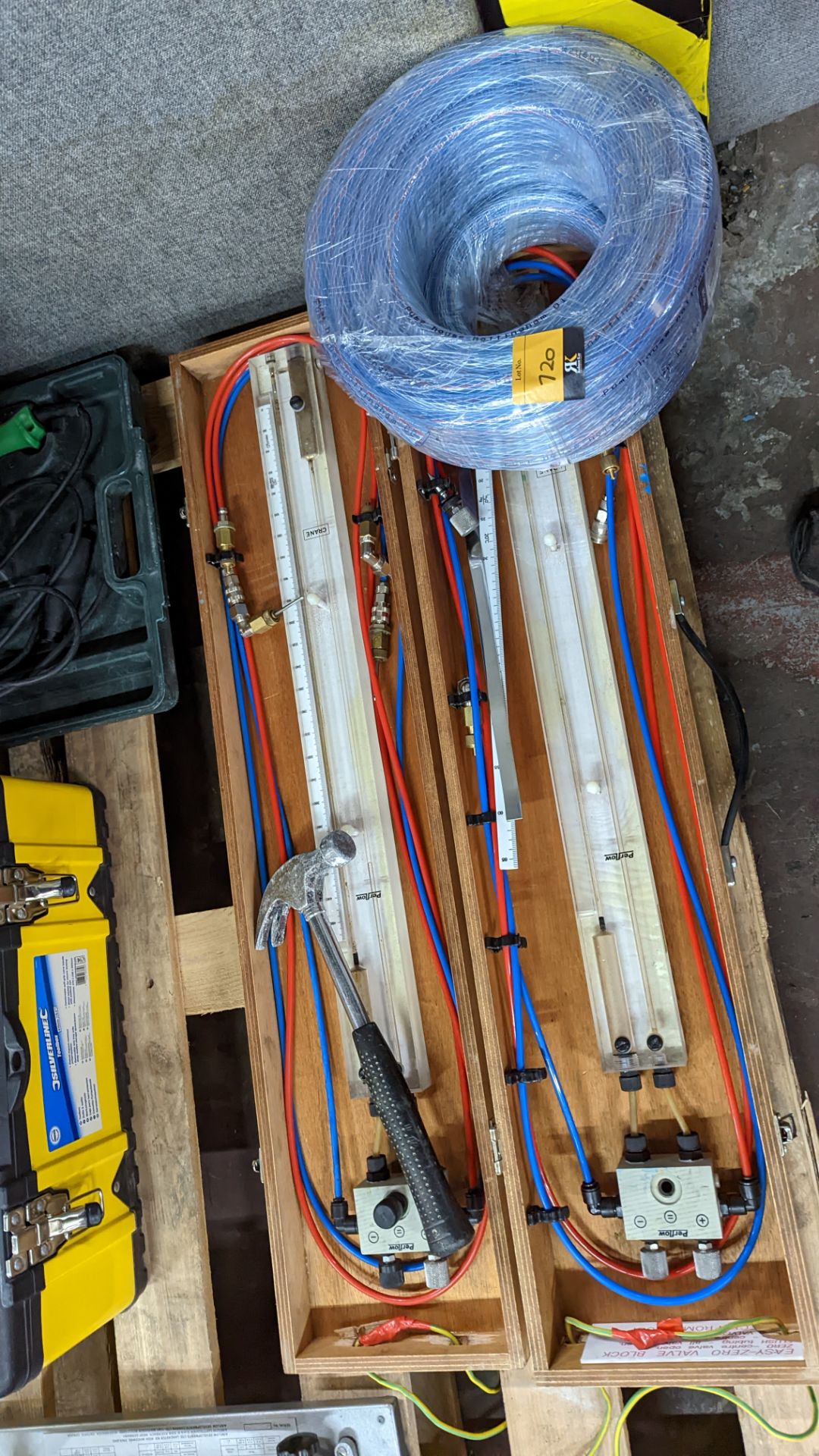 Contents of a pallet of assorted tools including small toolkit, Airflow testing set, 2 off Perflow m - Image 11 of 12