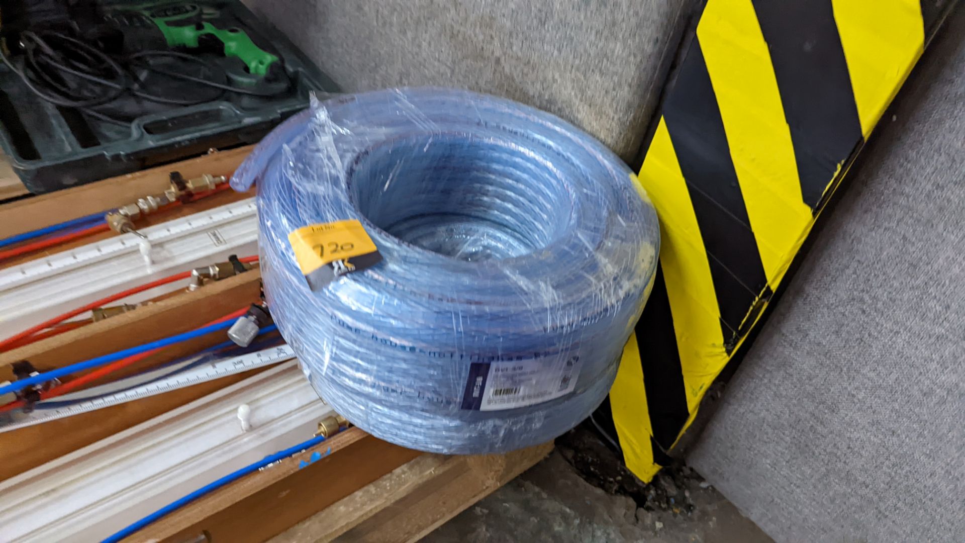 Contents of a pallet of assorted tools including small toolkit, Airflow testing set, 2 off Perflow m - Image 9 of 12