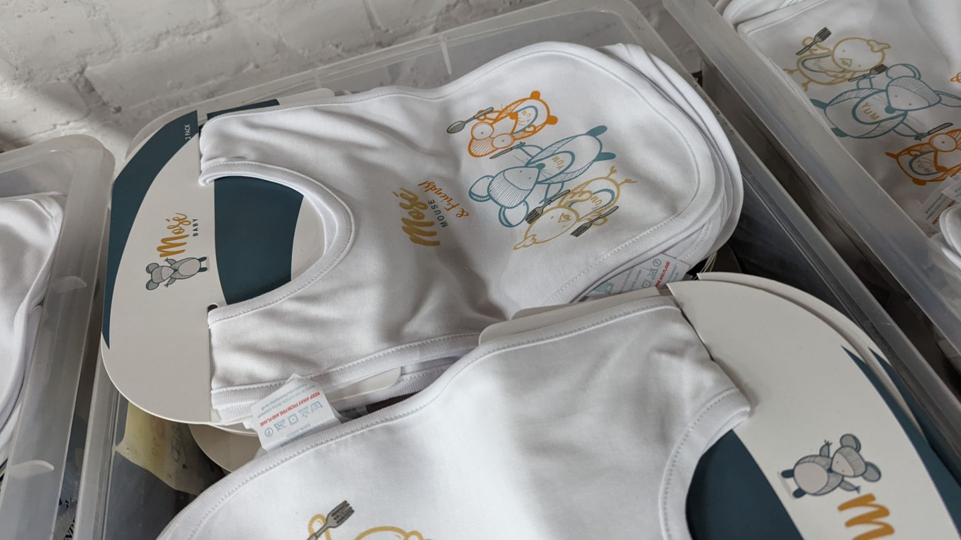 55 off Mosé Baby bibs twin packs. Retail price £10 per twin pack. Each twin pack comprises one pla - Image 4 of 4