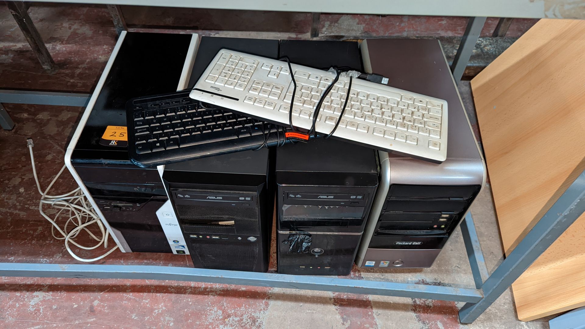 4 assorted desktop computers. NB no hard drives - Image 3 of 4