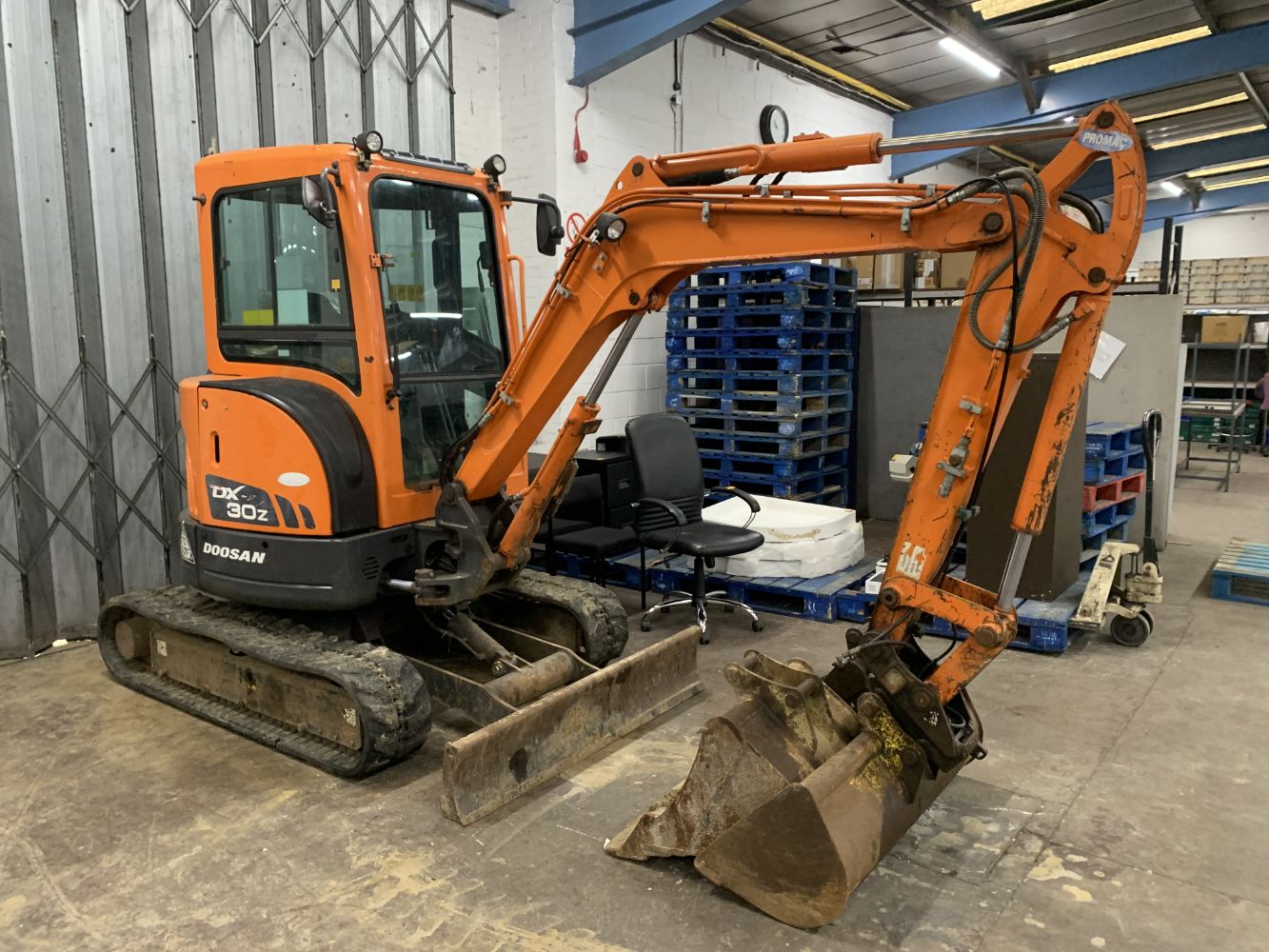 NO RESERVE Mixed Insolvency: 2014 Doosan DX30Z Excavator, 2019 Citroen Berlingo, Masterfil Filler, Label Printers, Tradestocks, Office, IT, etc