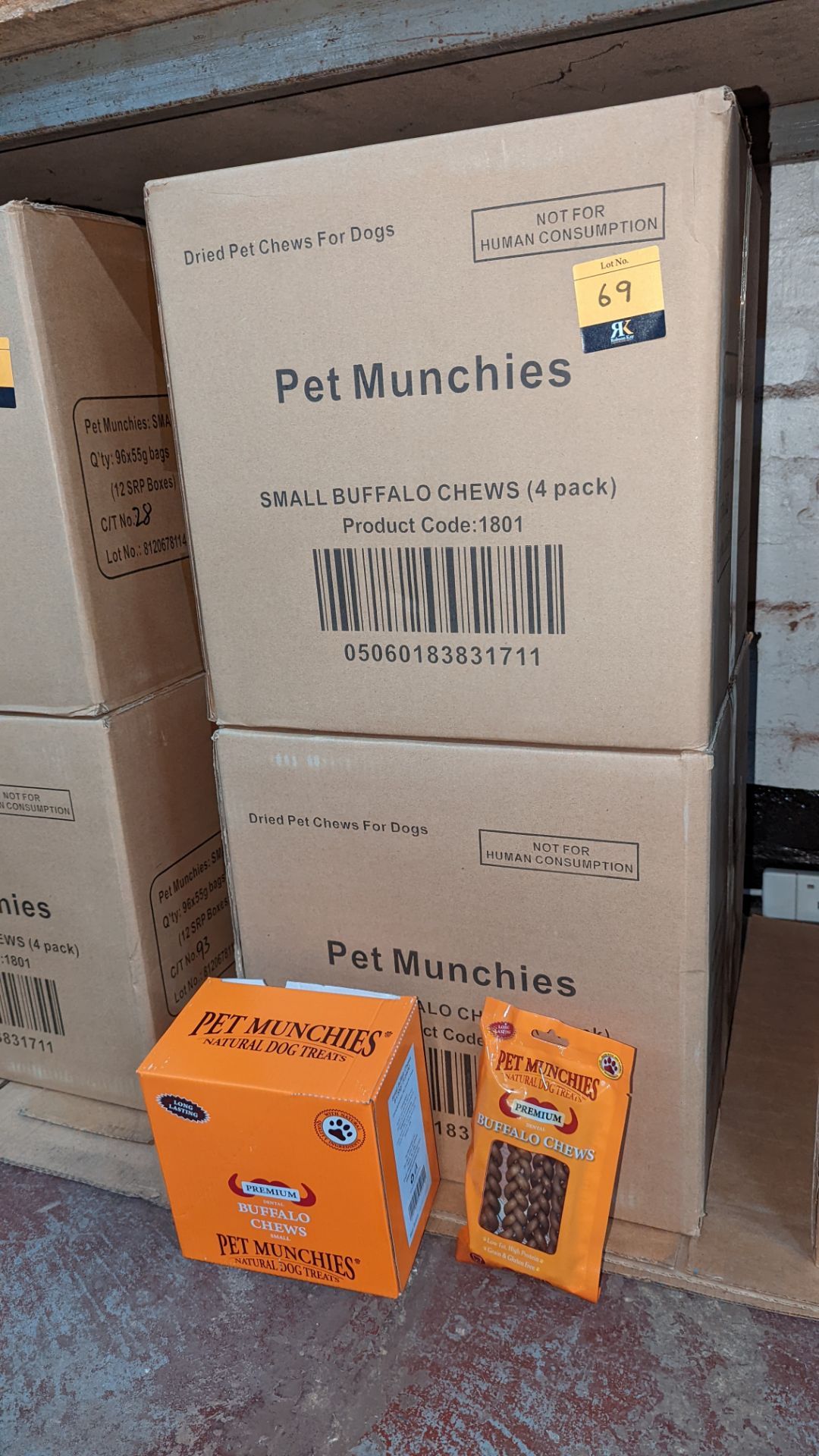 Pet Munchies dried pet chews for dogs. This lot consists of a total of 24 orange retail display box - Image 2 of 3