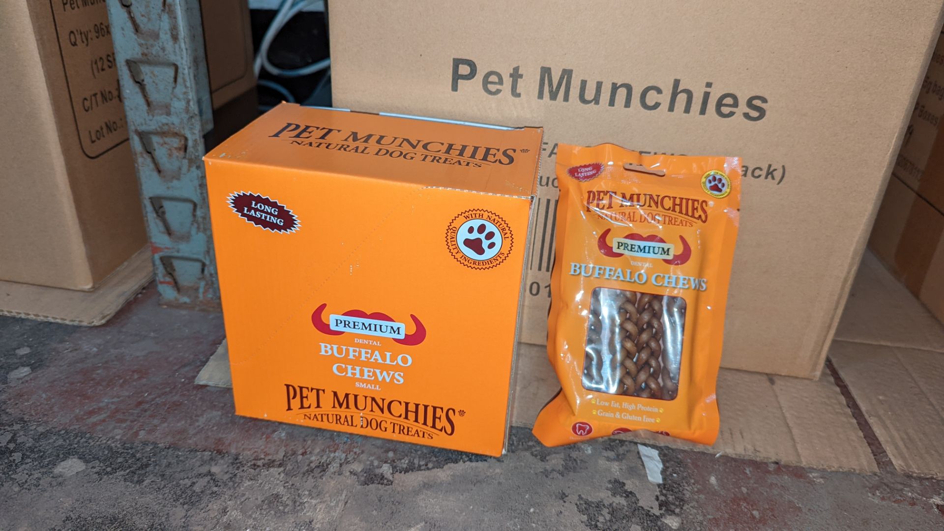 Pet Munchies dried pet chews for dogs. This lot consists of a total of 24 orange retail display box - Image 3 of 3