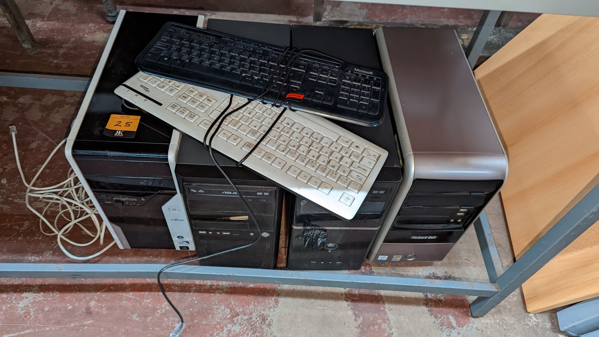 4 assorted desktop computers. NB no hard drives - Image 2 of 4