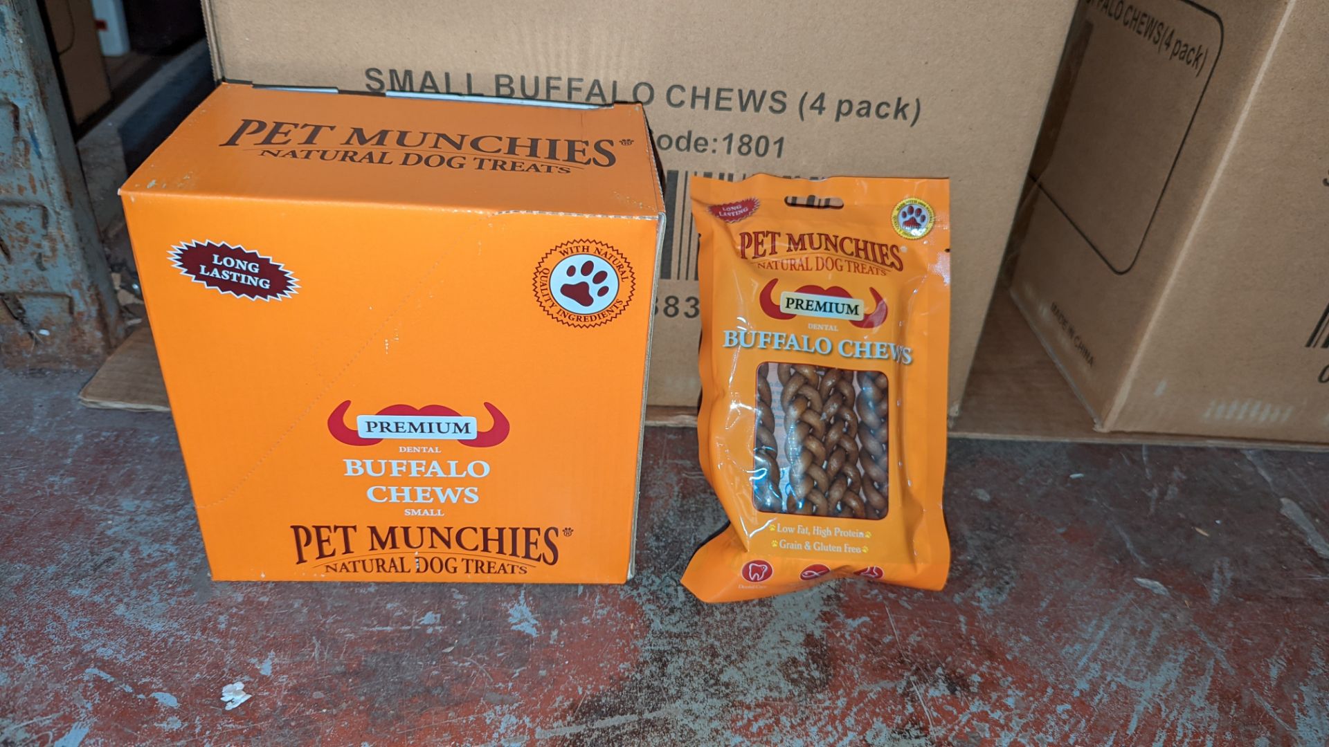 Pet Munchies dried pet chews for dogs. This lot consists of a total of 24 orange retail display box - Image 3 of 3