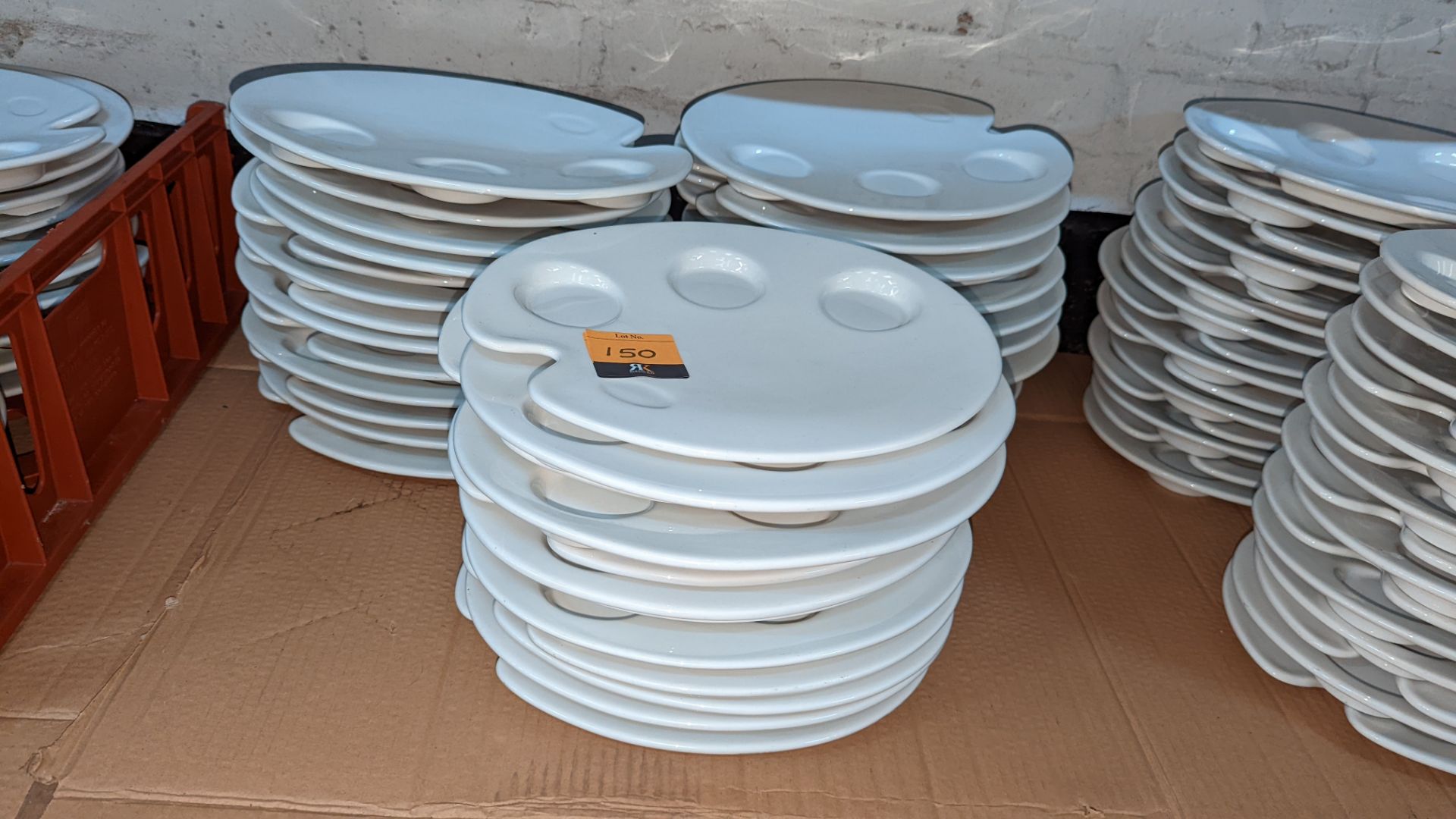 38 off Dudson artist's palette style plates/dishes, each measuring approximately 305mm x 250mm - Image 2 of 3