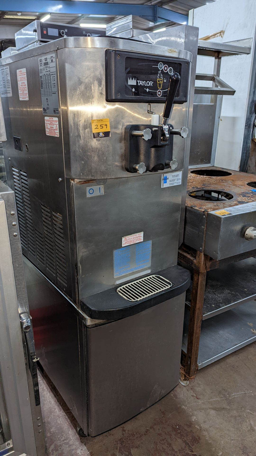 Taylor mobile stainless steel floor standing soft serve ice cream machine model C709-40 - Image 3 of 8