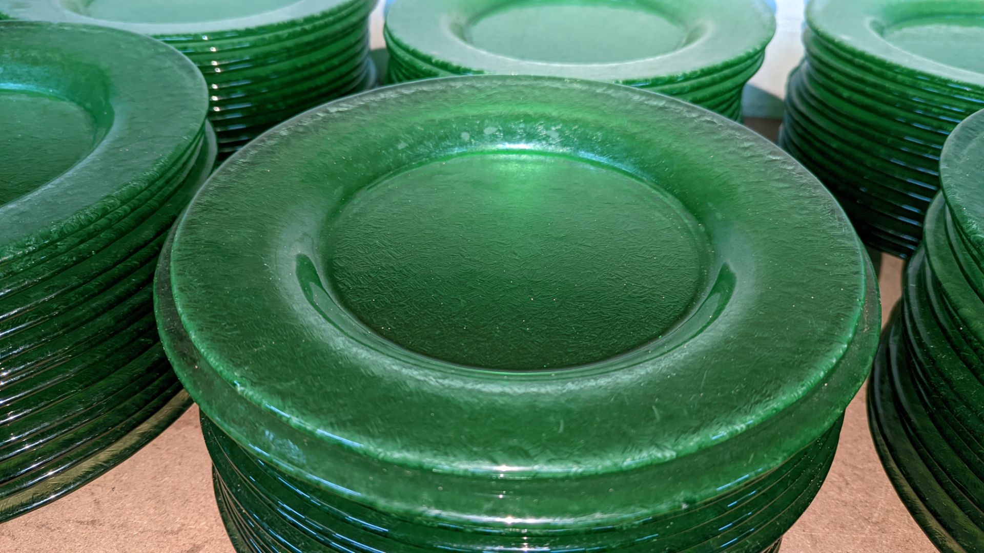 60 off green glass plates each measuring approximately 27cm diameter - Image 3 of 3