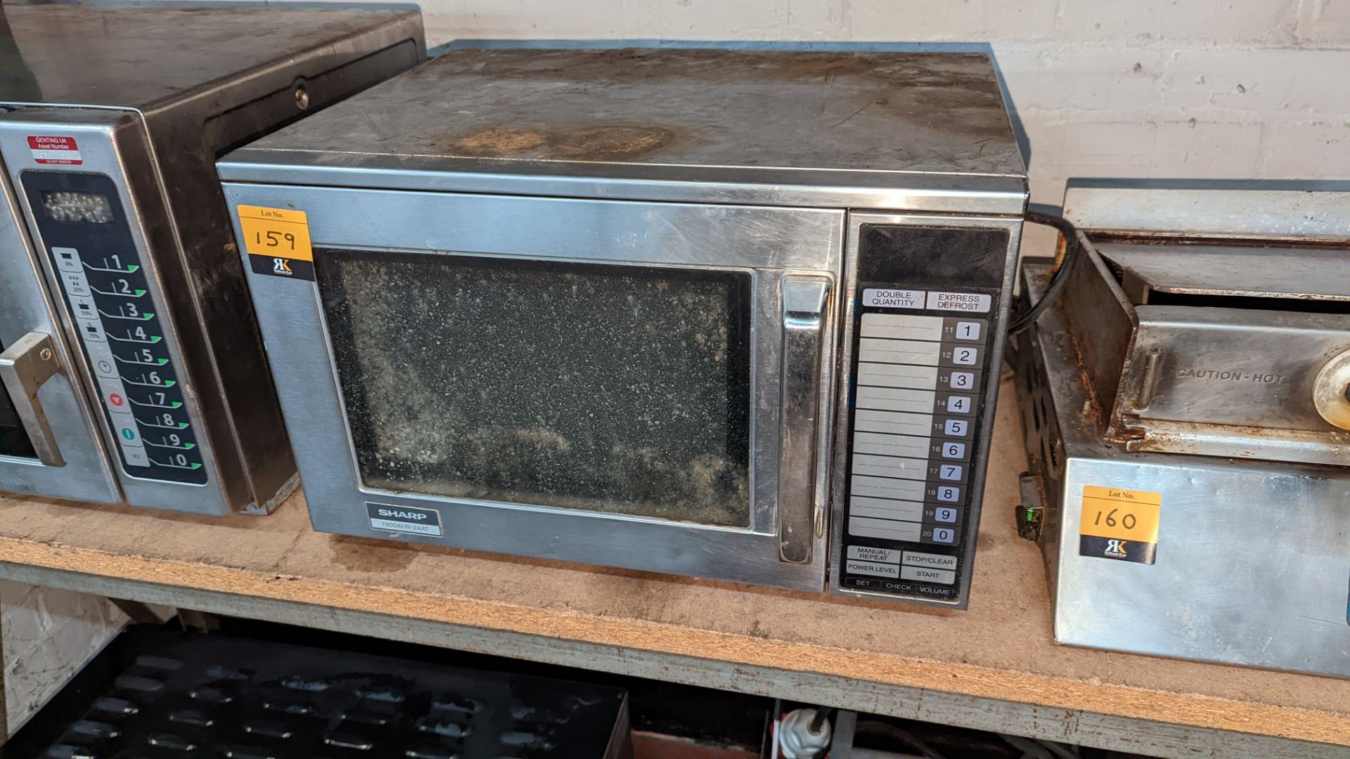 Sharp commercial microwave model 1900W/R-24AT - Image 2 of 4