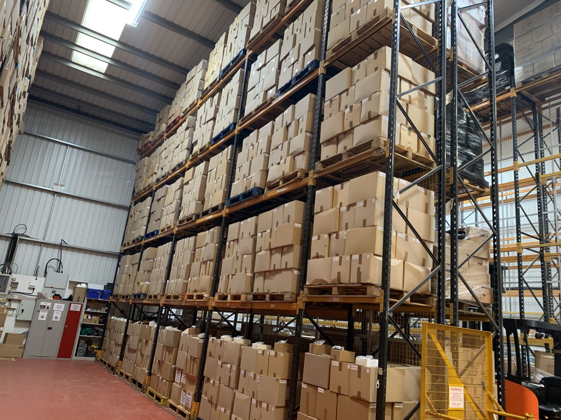 440,000 Prescription Glasses Frames: The total stock of frames from DD Frames Ltd in administration - Image 3 of 221