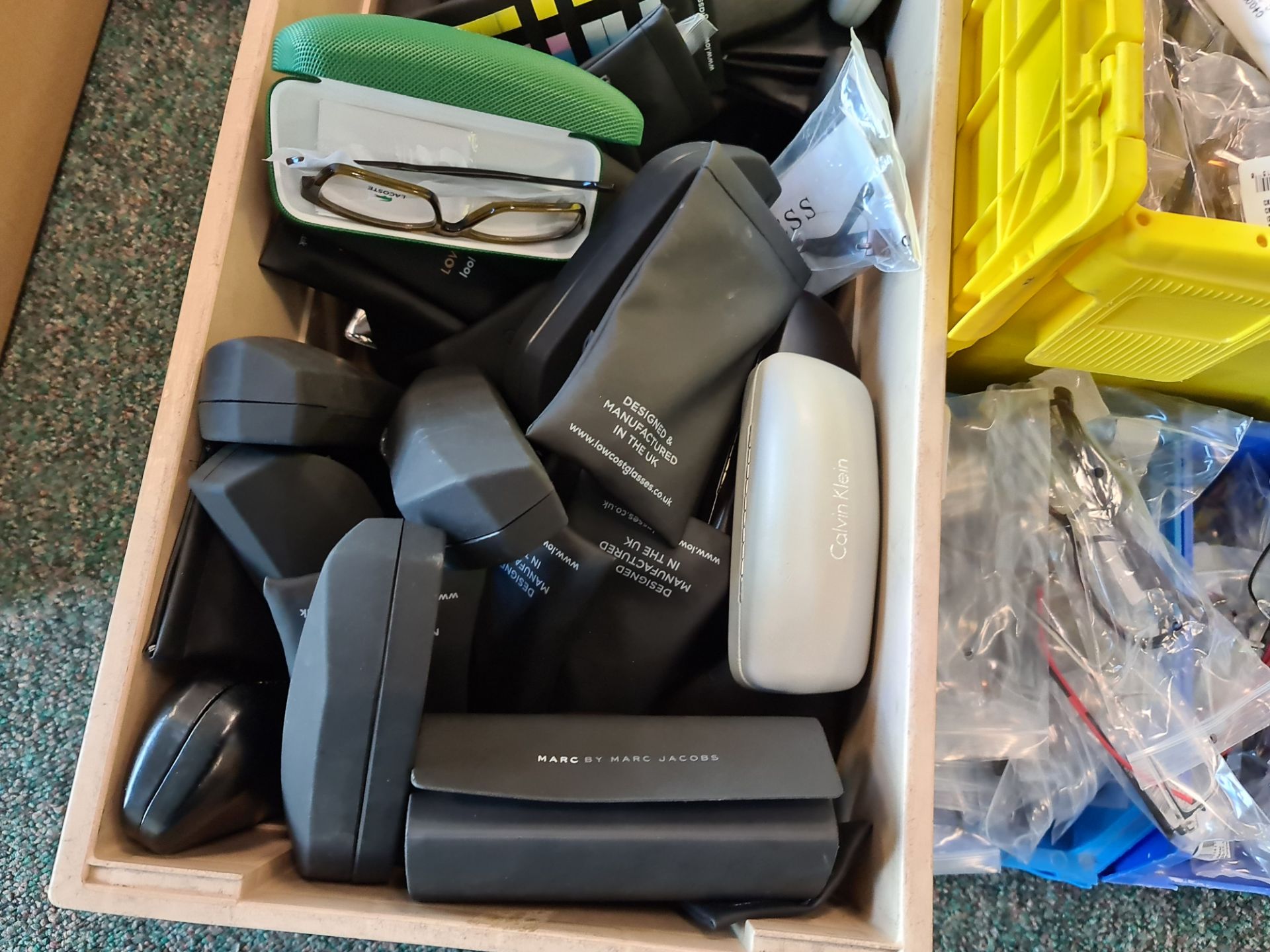 2 tubs & 2 lin bins of glasses, cases, sunglasses & more - crates excluded. This lot includes a numb - Image 2 of 6
