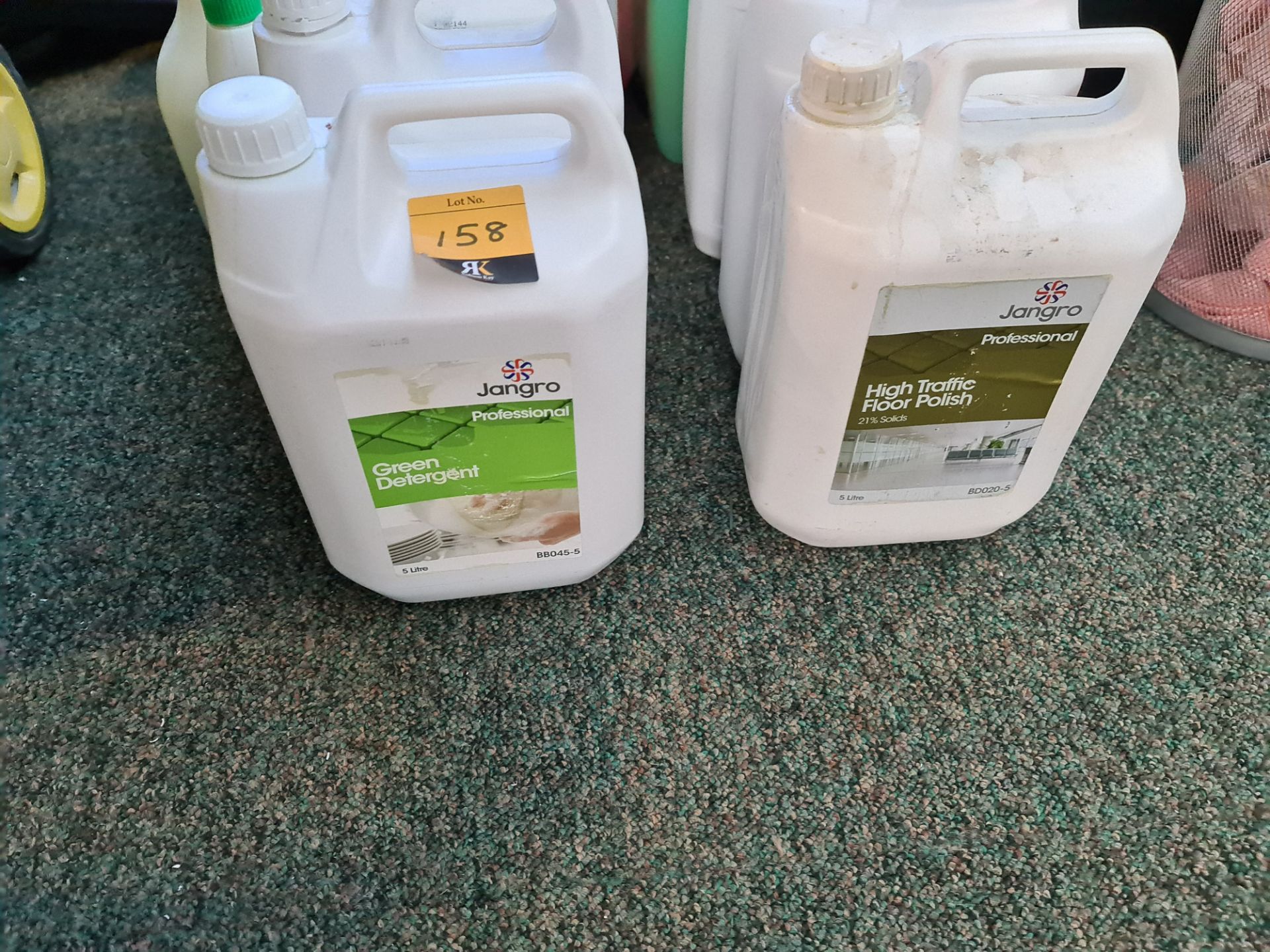 Quantity of assorted cleaning fluids including High Traffic Floor Polish, detergent, handwashing lot - Image 2 of 5