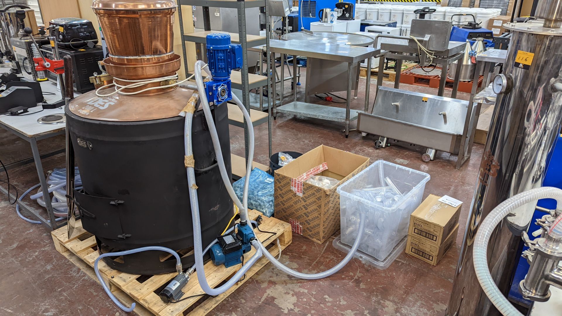 Copper still, 200 litre capacity, including motor/pumps, paddles & more. This lot comprises the mai - Image 21 of 21