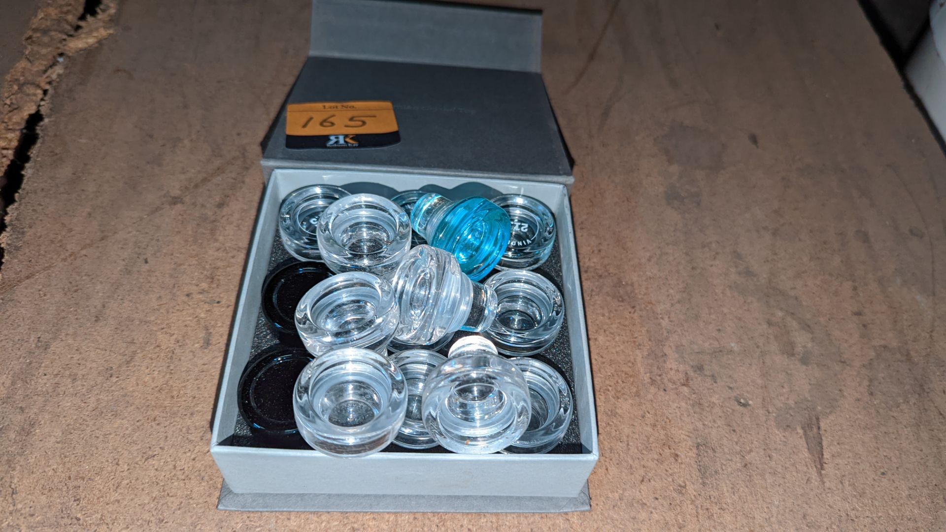 Box of Vinolok stoppers