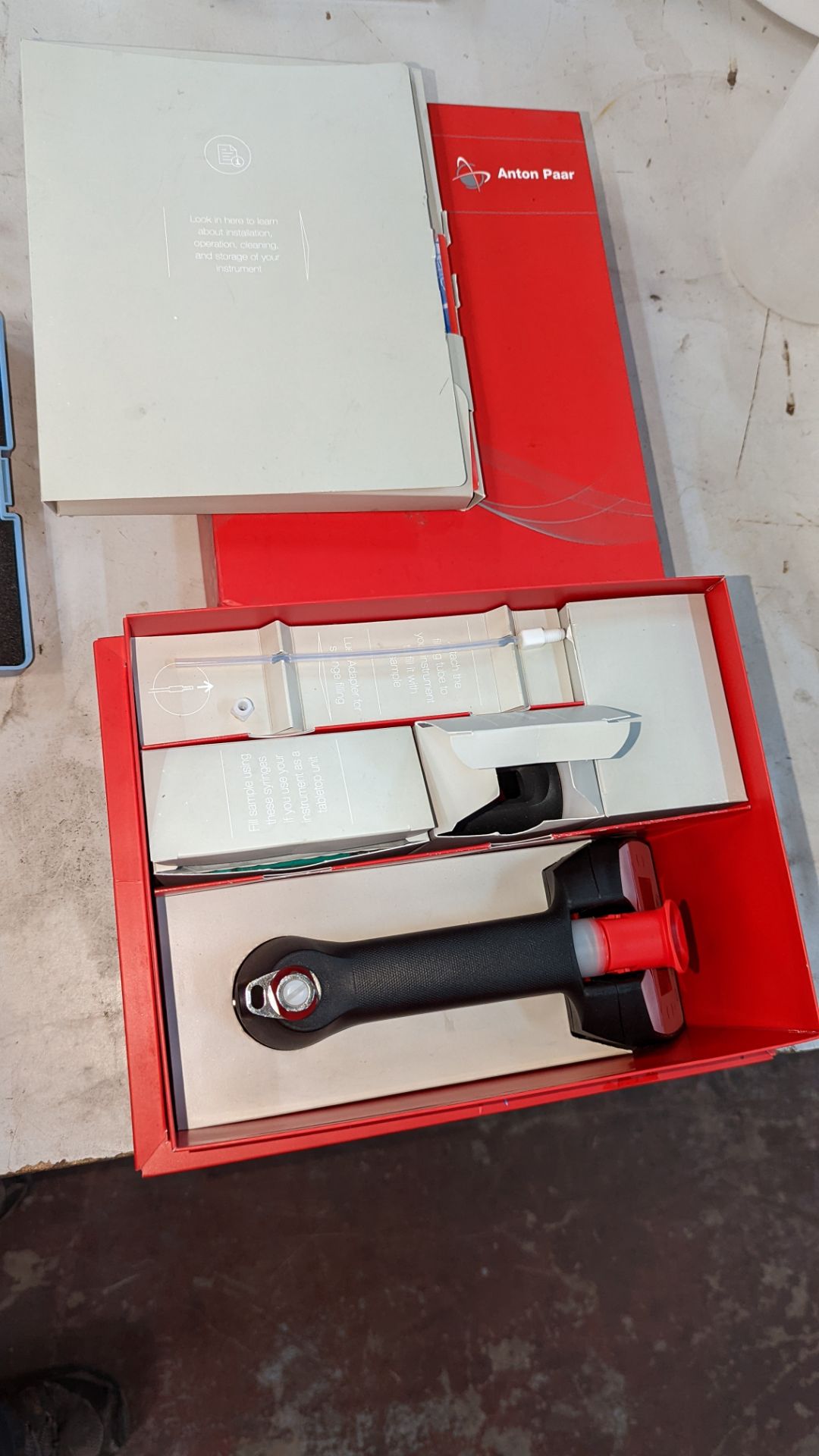 Anton Paar Snap 41 portable alcohol meter/digital hydrometer including box, manual & ancillaries - Image 7 of 7
