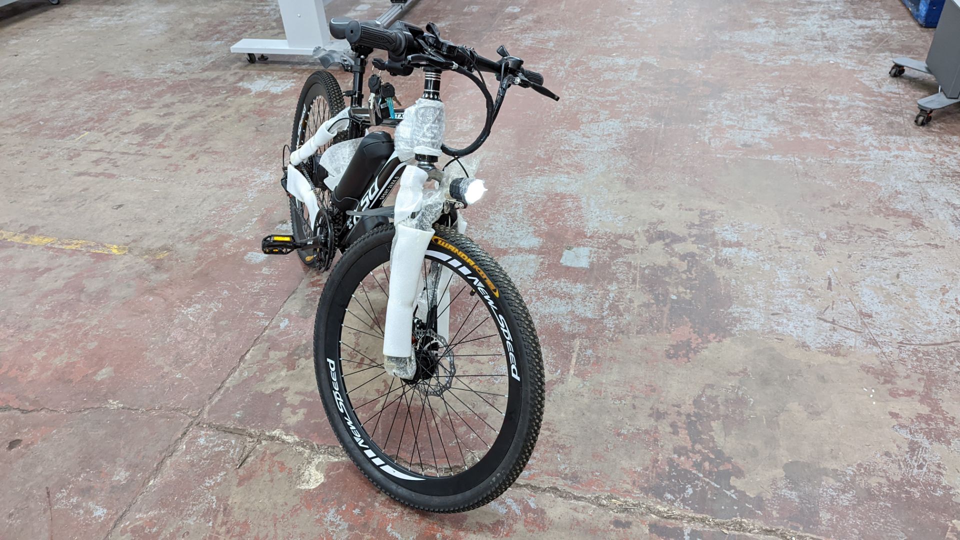 XSD FTX Sport MTB 7.5 Racing electric bike with Shimano Tourney TZ gears. Includes 36v 12AH battery, - Image 5 of 26