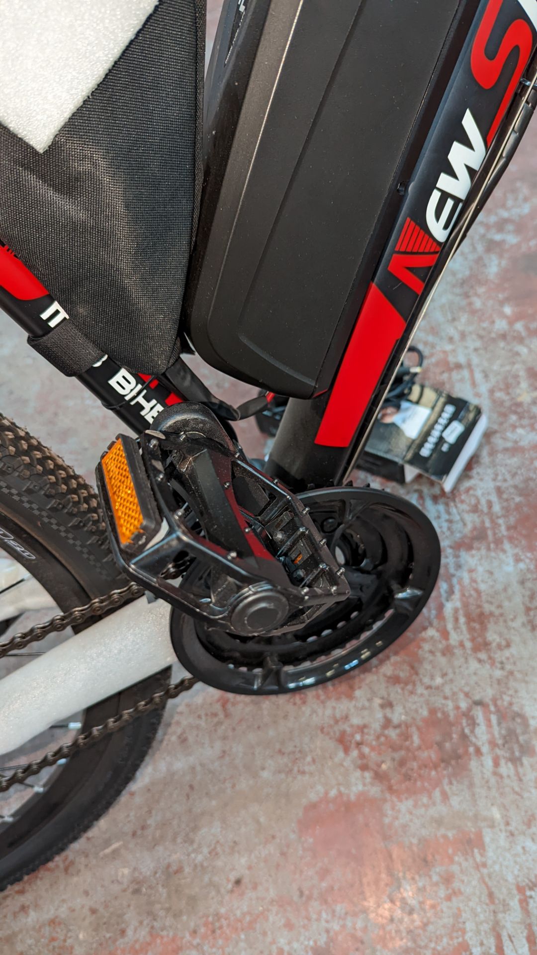 New Speed MTB electric bike with Shimano Tourney TZ gears. Includes keys, remotes & charger - appear - Image 18 of 32