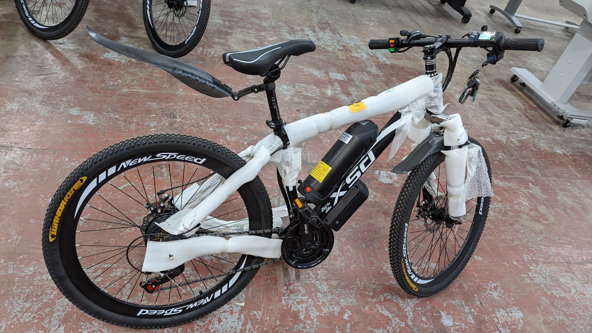 XSD FTX Sport MTB 7.5 Racing electric bike with Shimano Tourney TZ gears. Includes 36v 12AH battery, - Image 8 of 24