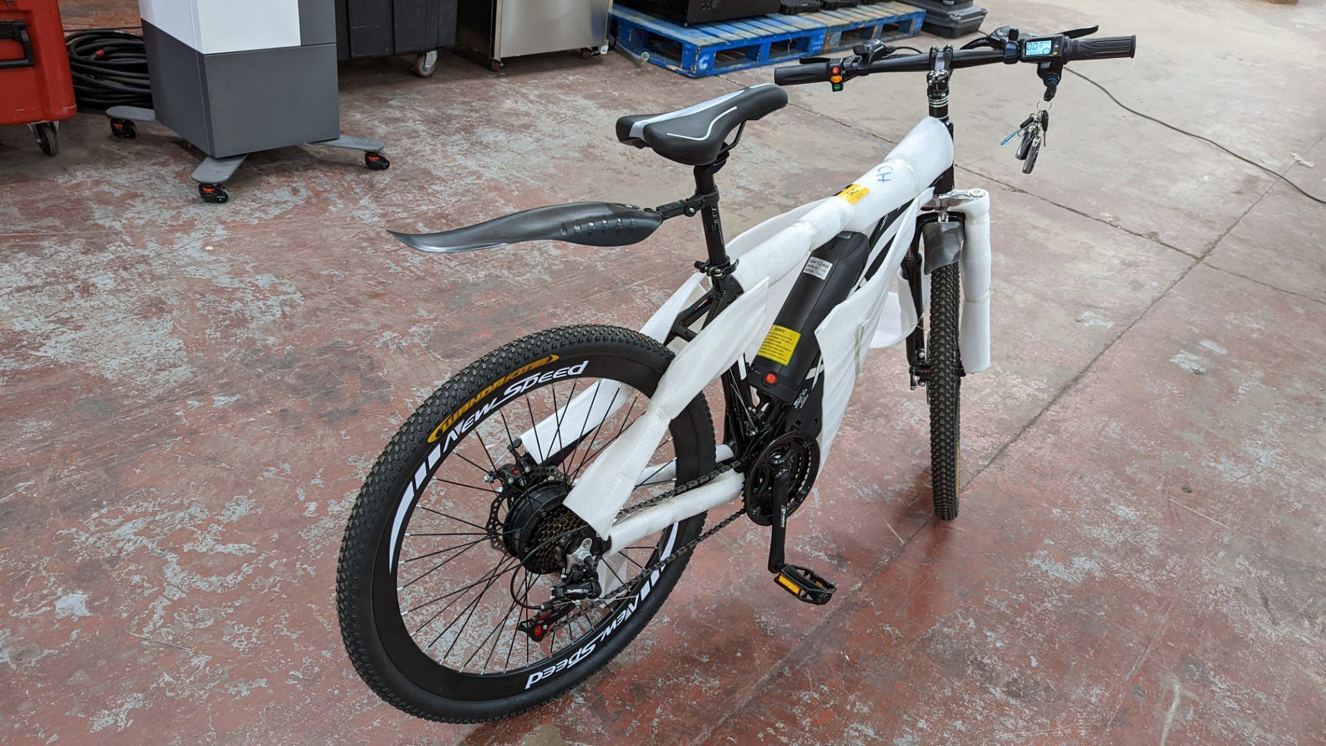 XSD FTX Sport MTB 7.5 Racing electric bike with Shimano Tourney TZ gears. Includes 36v 12AH battery, - Image 9 of 18