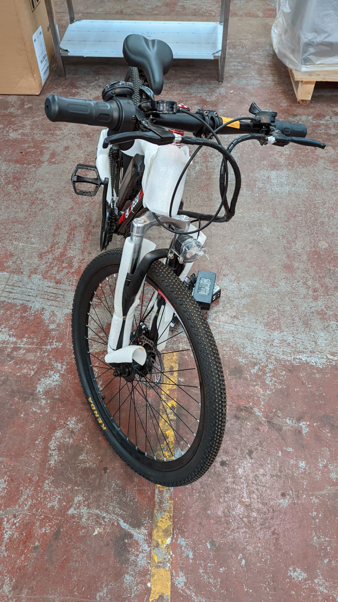 New Speed MTB electric bike with Shimano Tourney TZ gears. Includes keys, remotes & charger - appear - Image 4 of 32
