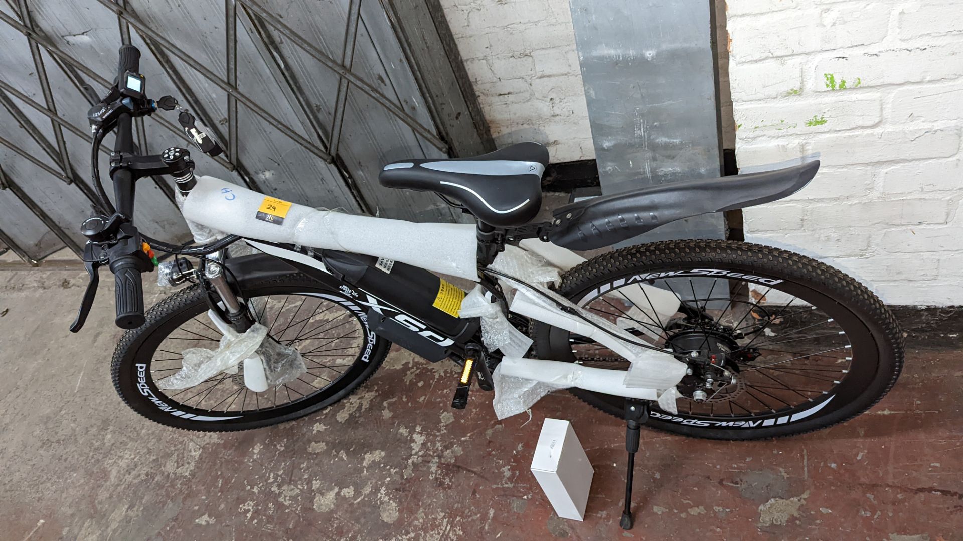 XSD FTX Sport MTB 7.5 Racing electric bike with Shimano Tourney TZ gears. Includes 36v 12AH battery, - Image 4 of 16