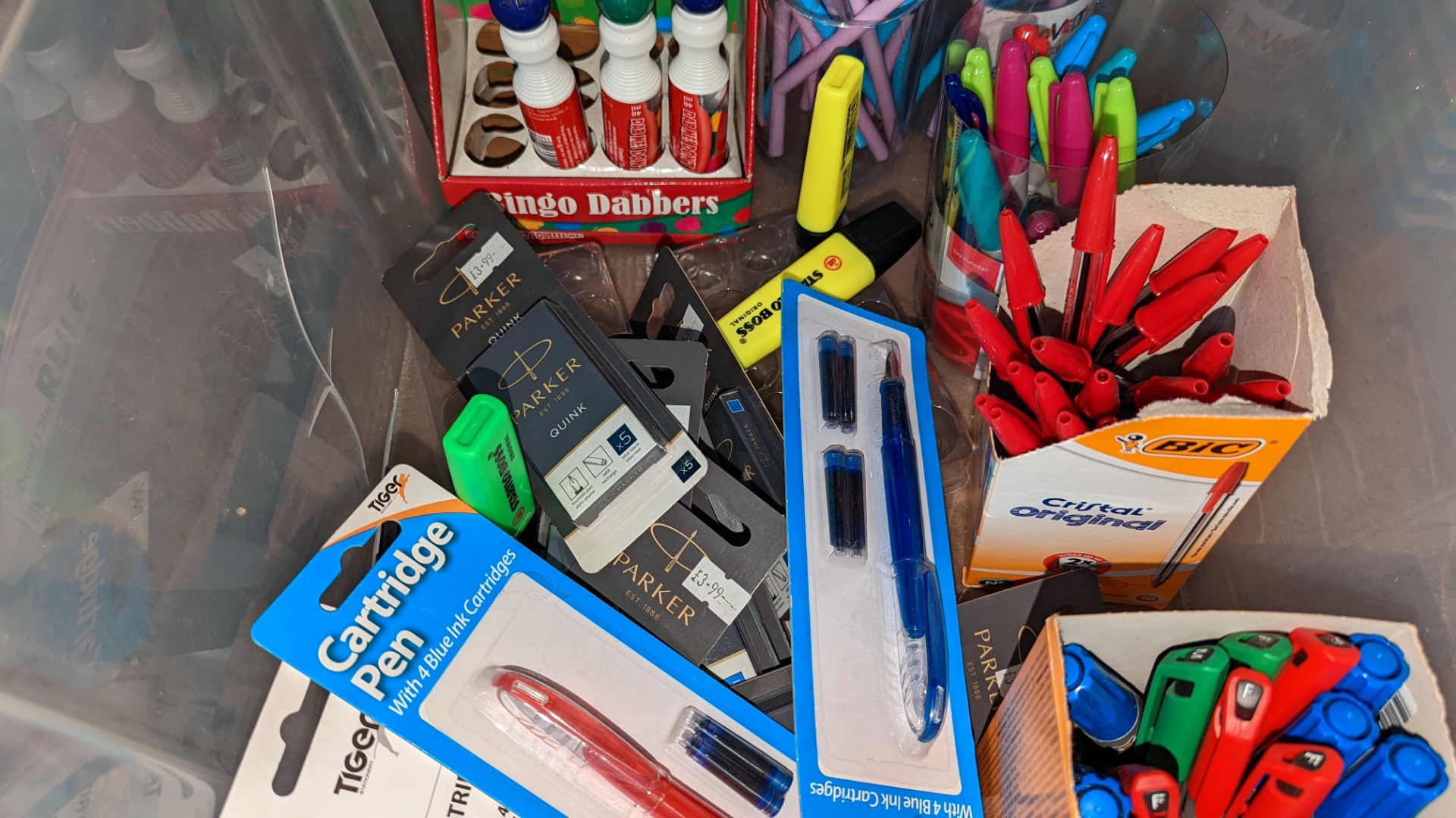Contents of a crate of assorted pens - crate excluded - Image 4 of 5