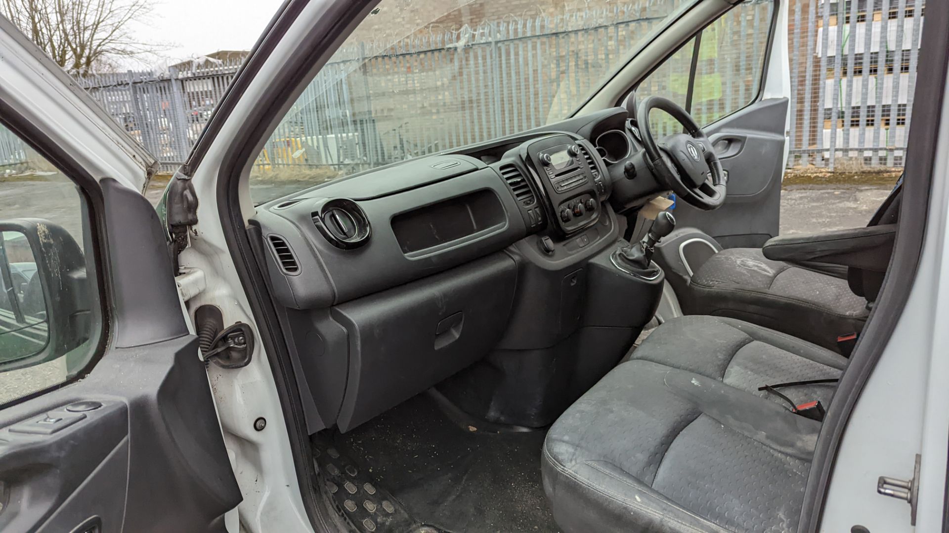 EU16 XEG Vauxhall Vivaro 2900 Sportive BT CDTi ECO SS panel van (L2/MWB), 6 speed manual gearbox, 15 - Image 45 of 51