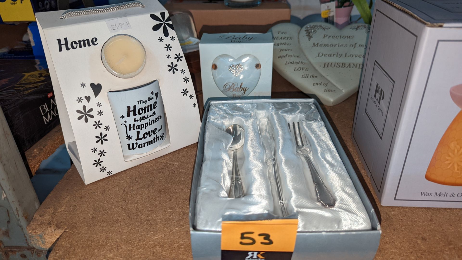 Quantity of assorted giftware including box of Winter Pine candles - Image 3 of 6