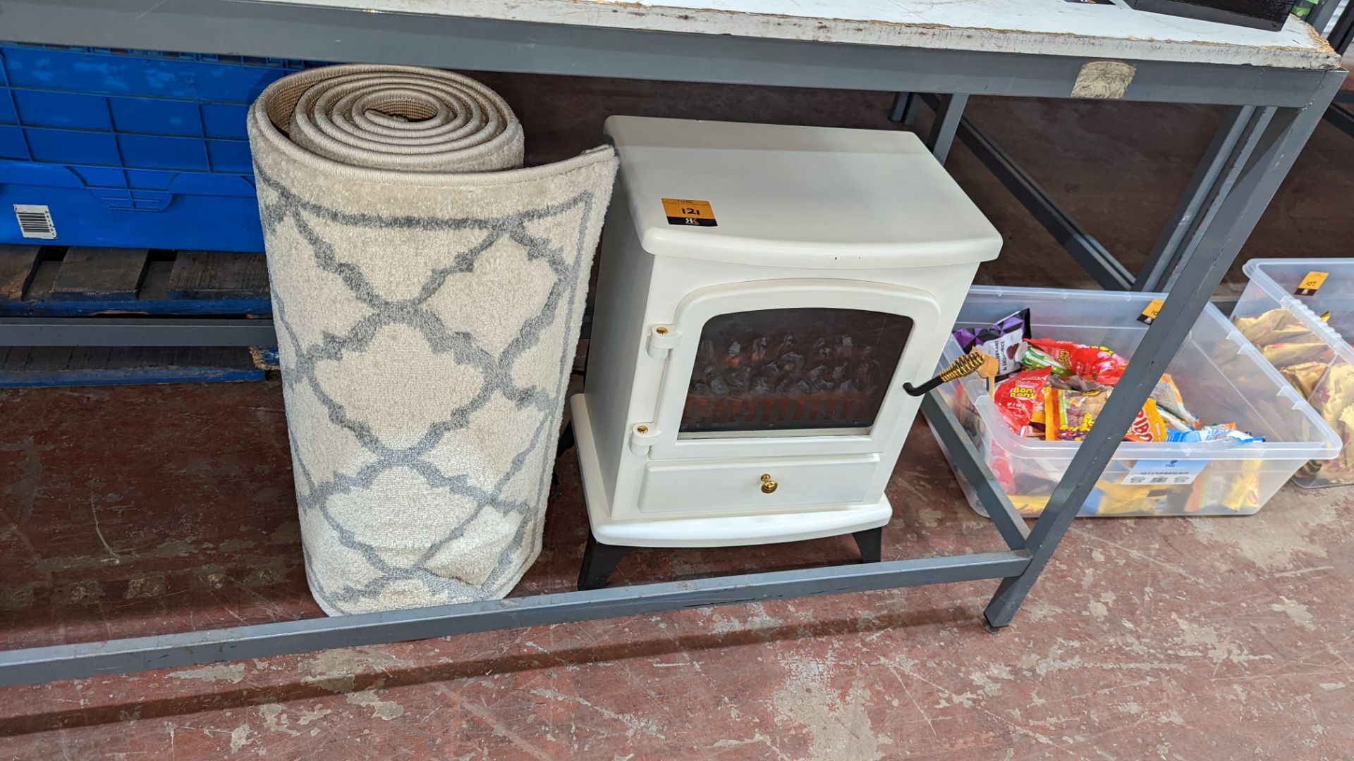 Mixed lot comprising electric stove-like heater plus runner rug - Image 5 of 7