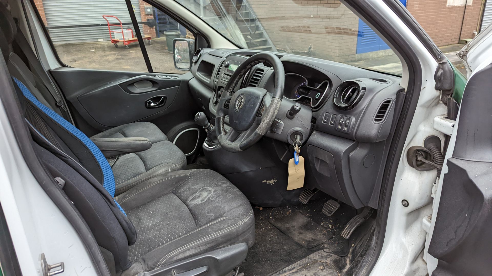 EU16 XEG Vauxhall Vivaro 2900 Sportive BT CDTi ECO SS panel van (L2/MWB), 6 speed manual gearbox, 15 - Image 34 of 51