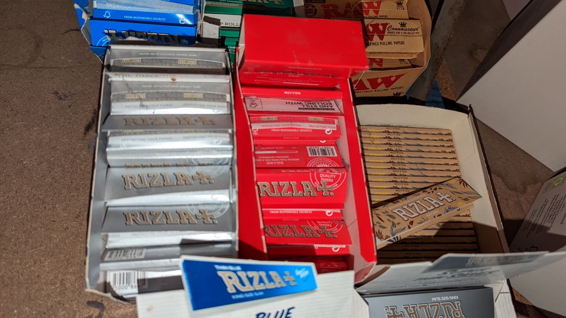 9 boxes of Rizla & other cigarette papers NB. Most of the boxes are only part full - Image 4 of 5